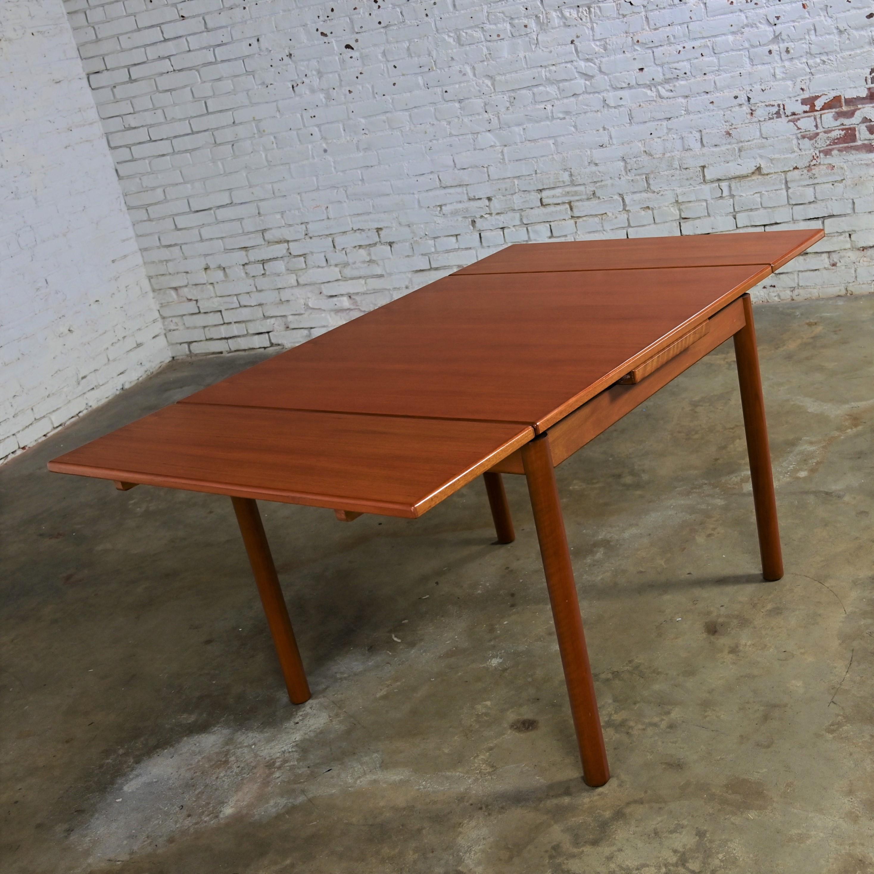 Scandinavian Modern Style Teak Square Extension Dining Table Made in Singapore For Sale 4