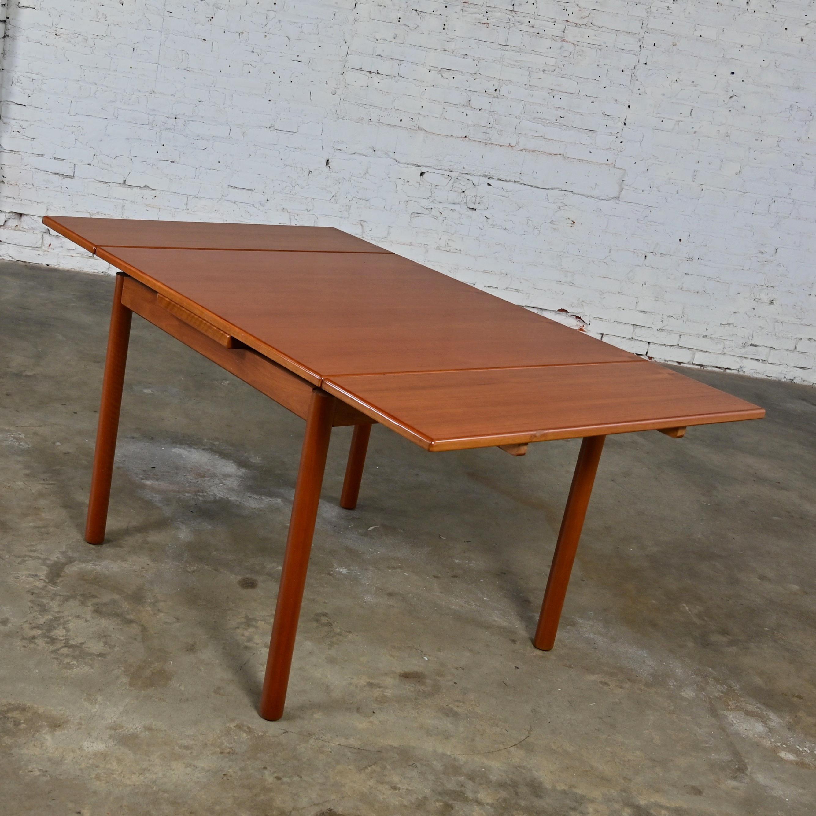 Scandinavian Modern Style Teak Square Extension Dining Table Made in Singapore For Sale 5