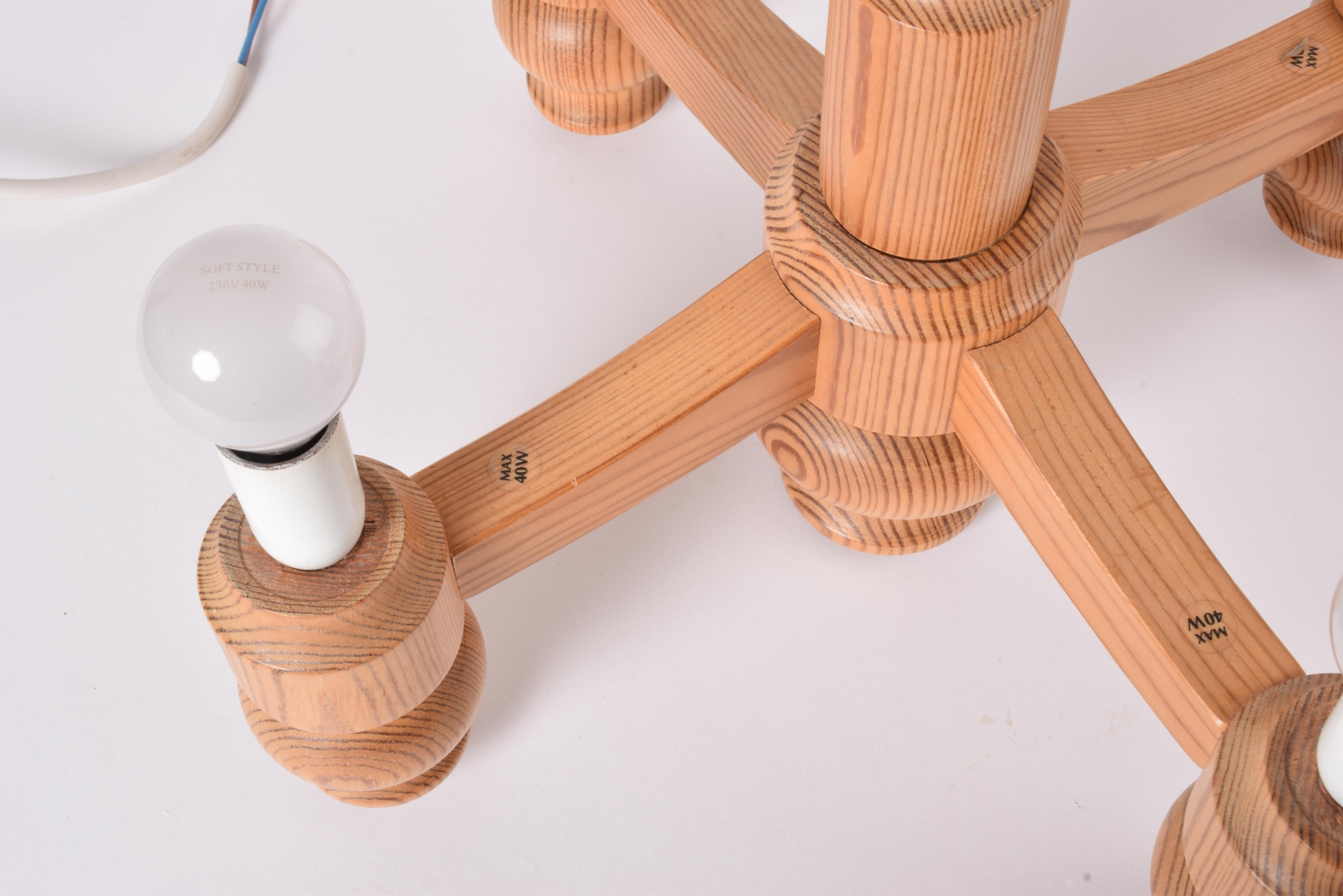 Scandinavian Modern Scandinavian Design Lampadario in legno di pino con 4 bracci Svezia anni '70 in vendita 2