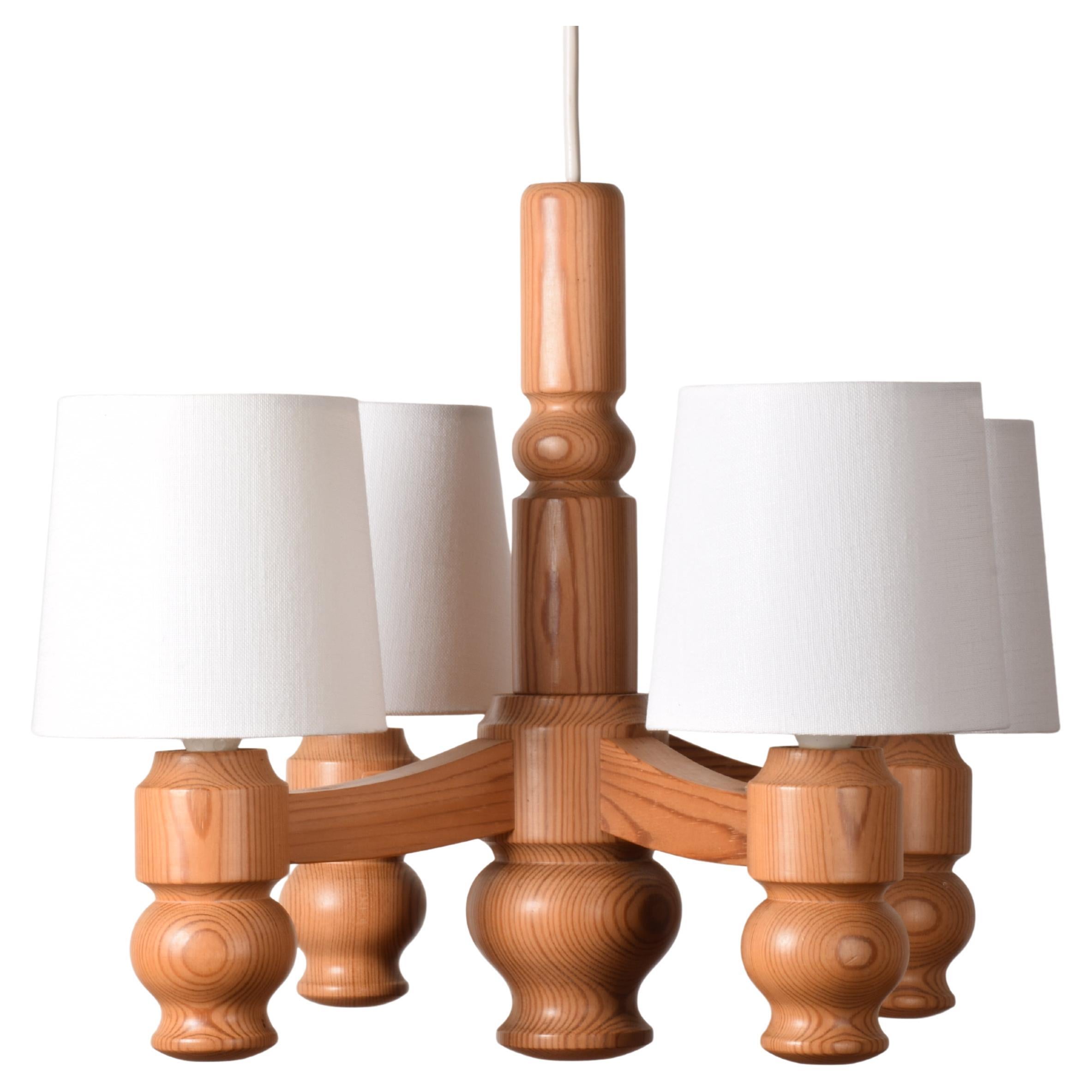 Scandinavian Modern Scandinavian Design Lampadario in legno di pino con 4 bracci Svezia anni '70