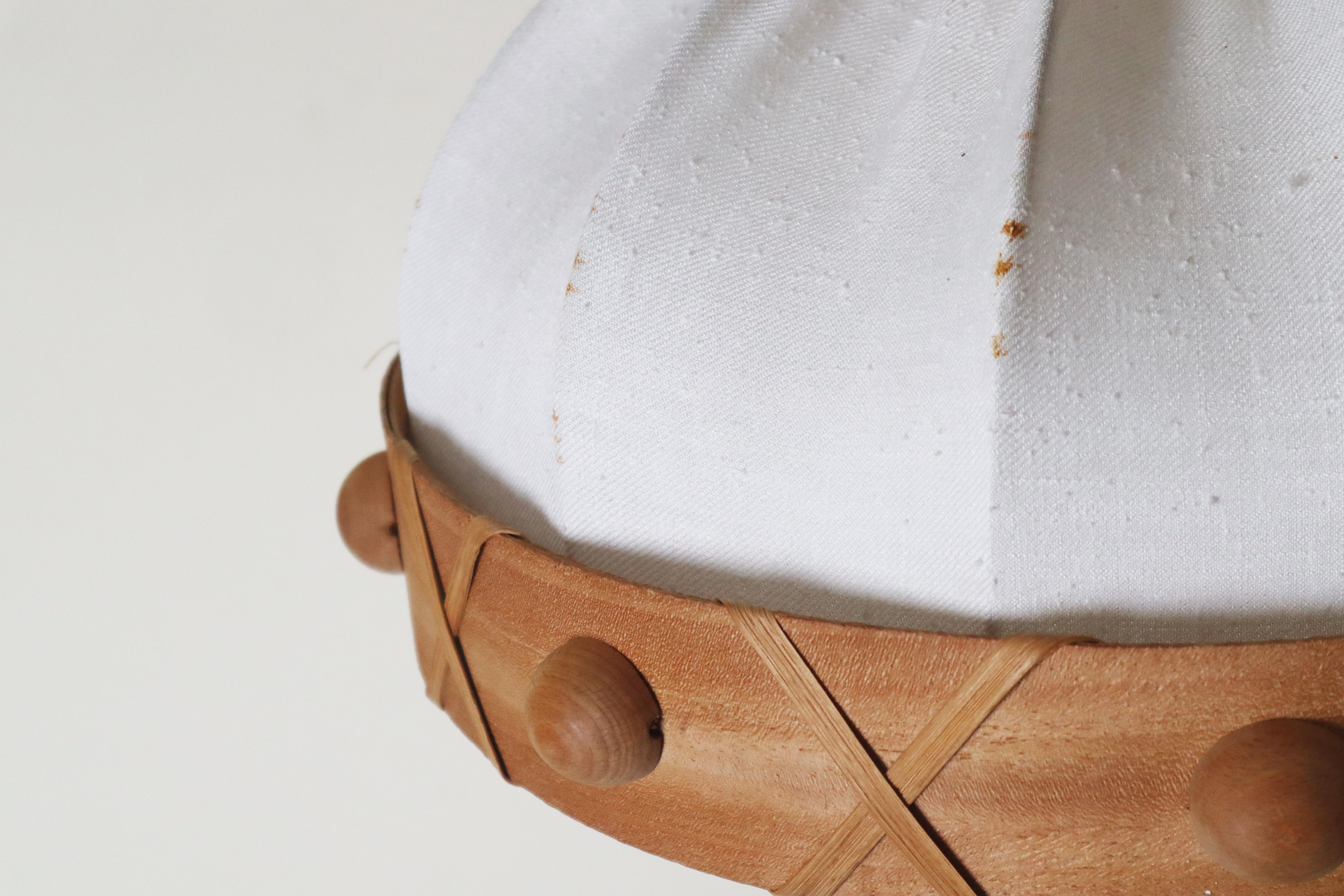 Scandinavian Modern Swedish Pendant Lamp Made Of Pine Chipboard And Fabric In condizioni buone in vendita a Hannover, DE