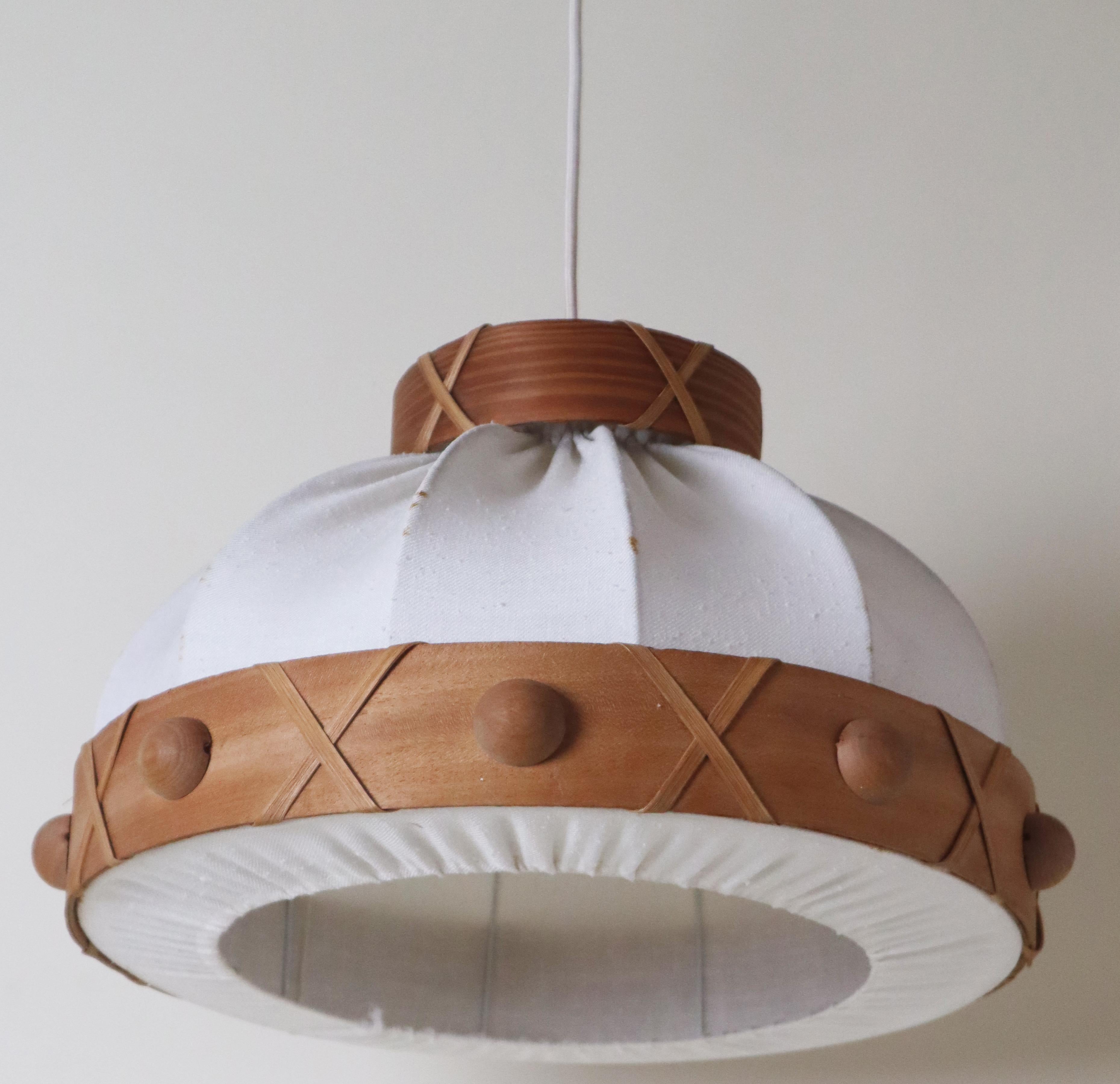 Scandinavian Modern Swedish Pendant Lamp Made Of Pine Chipboard And Fabric in vendita 1