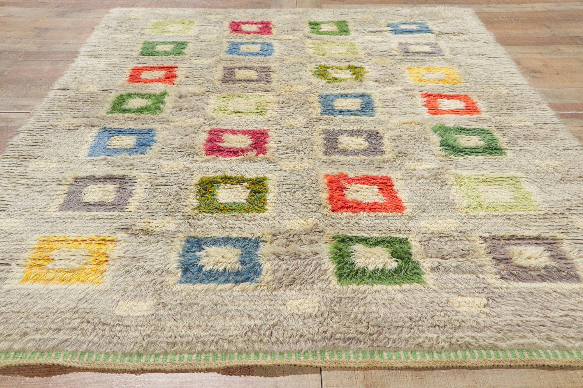 Scandinavian Modern Swedish Rya Rug, Färgglada Rutmönster-Colorful Squares In Good Condition For Sale In Dallas, TX