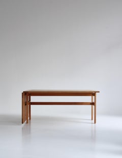 Skandinavischer moderner Tisch von Tage Poulsen aus massivem Eichenholz, Dänemark, 1960er Jahre