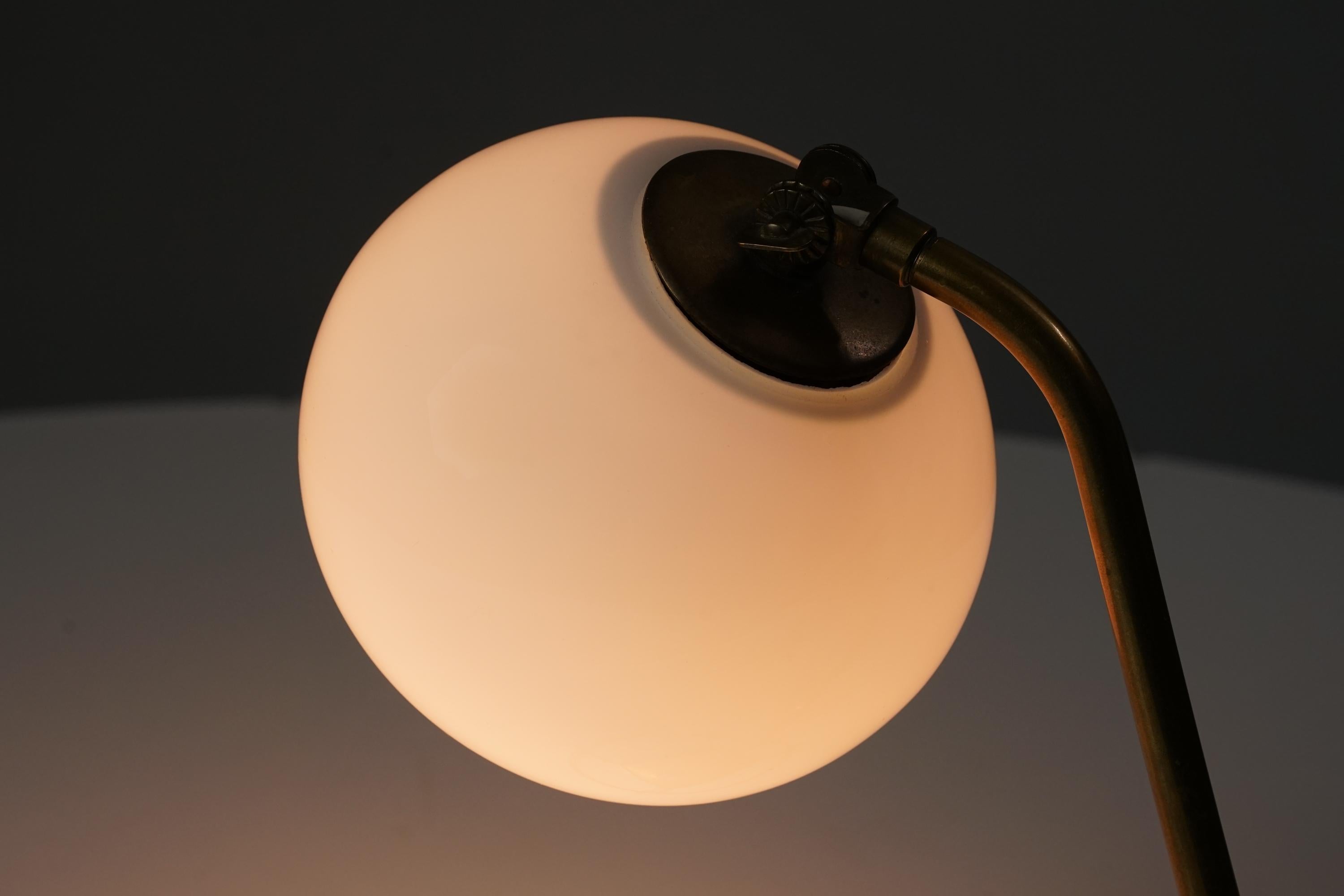 Scandinavian Modern Table Lamp, Idman Oy, 1950s In Good Condition For Sale In Helsinki, Uusimaa