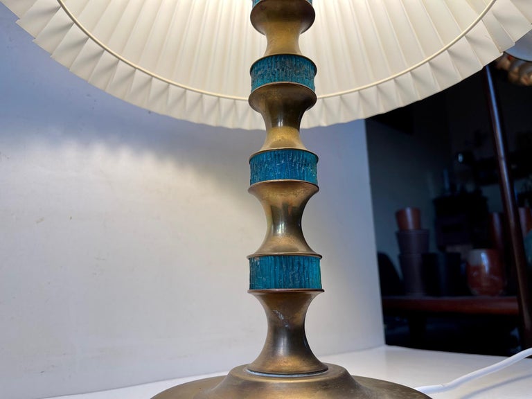 Scandinavian Modern Table Lamp in Brass & Blue Glass by Vitrika, 1960s In Good Condition For Sale In Esbjerg, DK