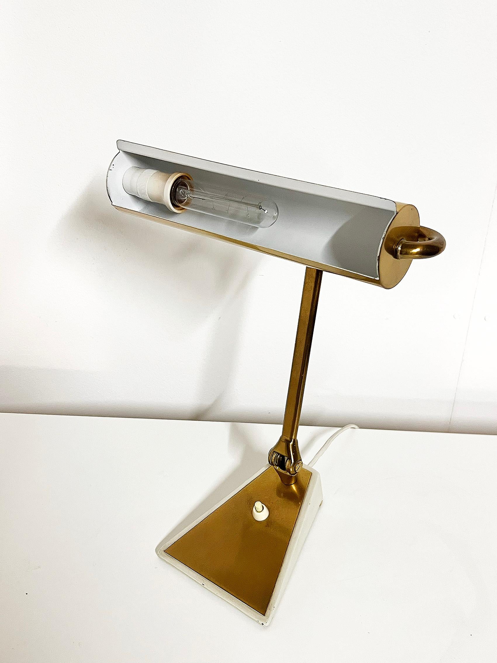 Scandinavian Modern Table Lamp in Brass by Boréns ca 1950-1960's For Sale 3