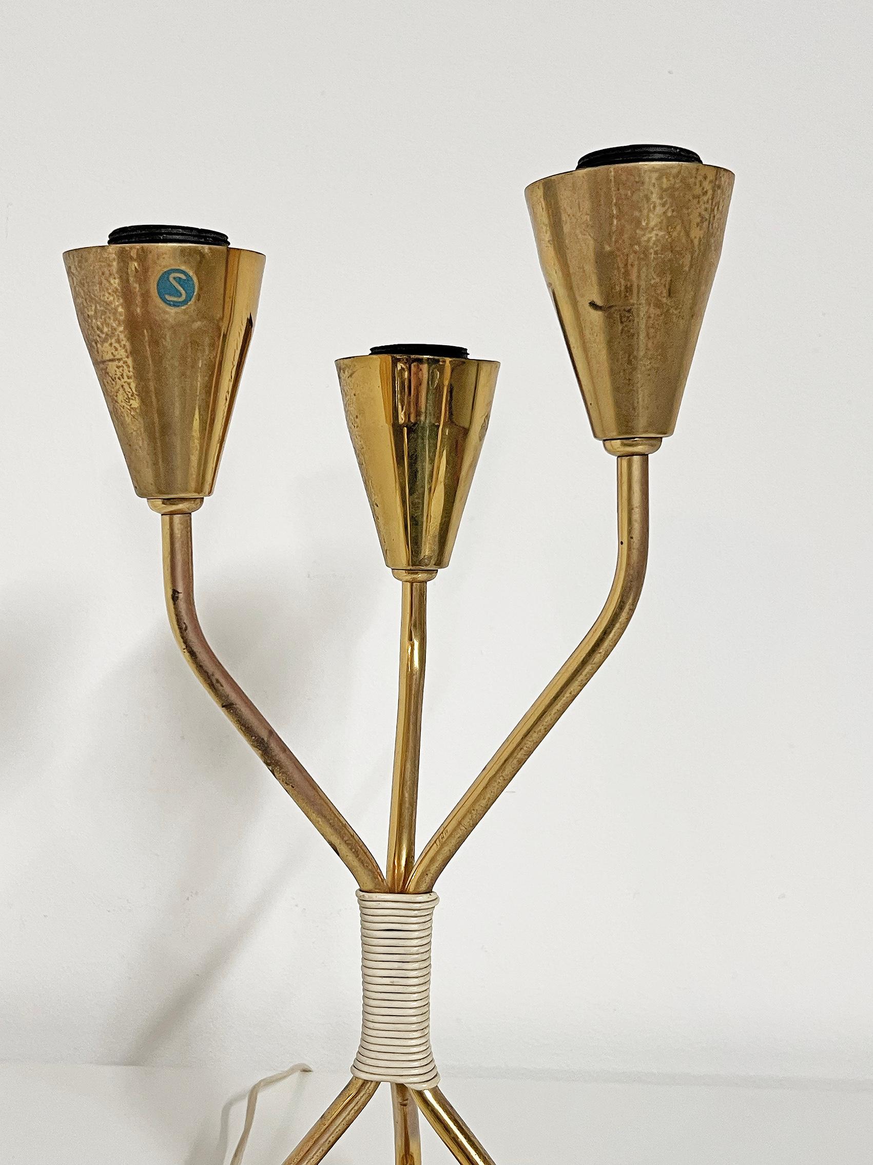 20ième siècle Lampe de table moderne scandinave en laiton, Edvard Hagman, EHAB, vers 1940-50's en vente