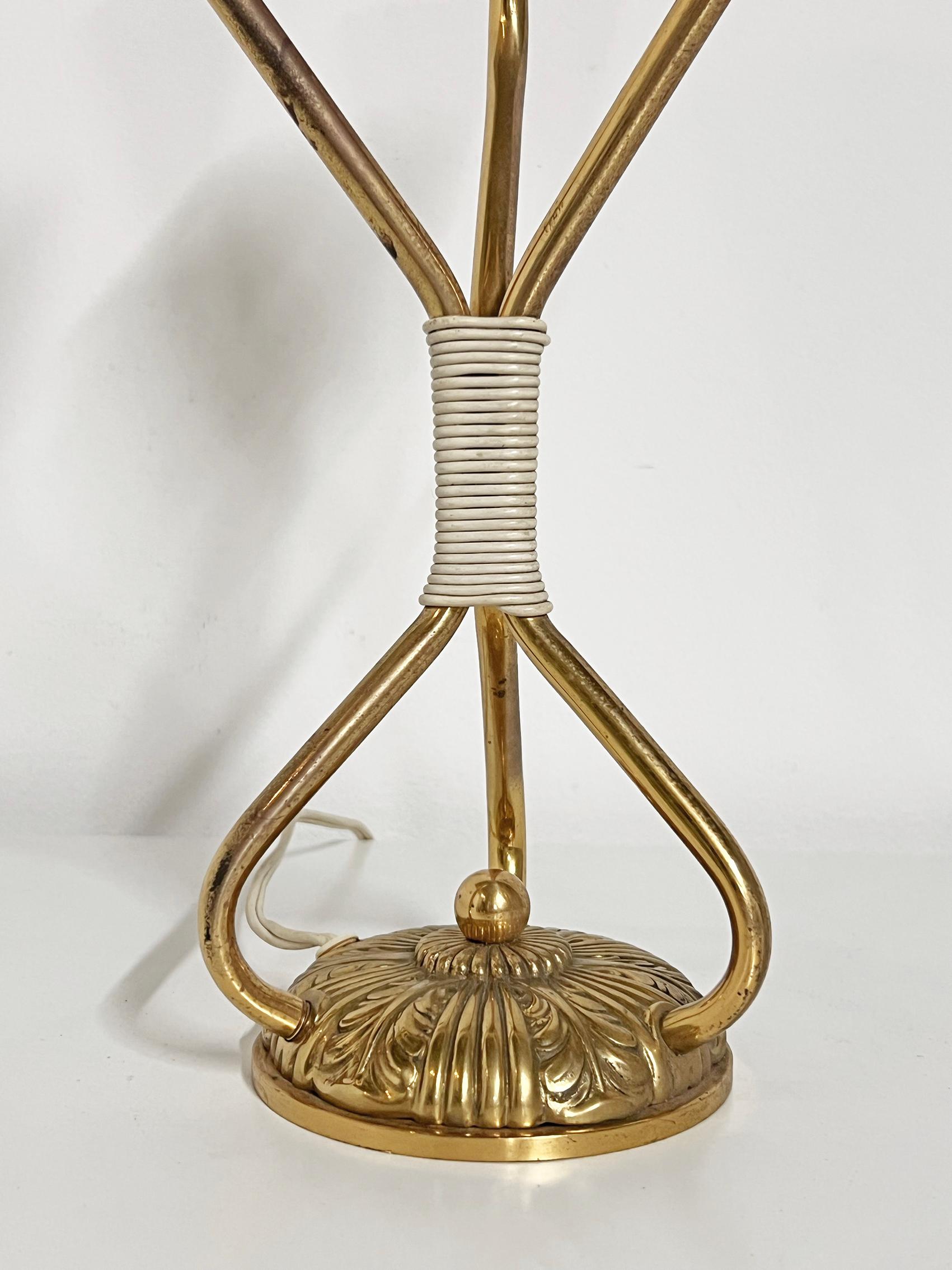 Laiton Lampe de table moderne scandinave en laiton, Edvard Hagman, EHAB, vers 1940-50's en vente