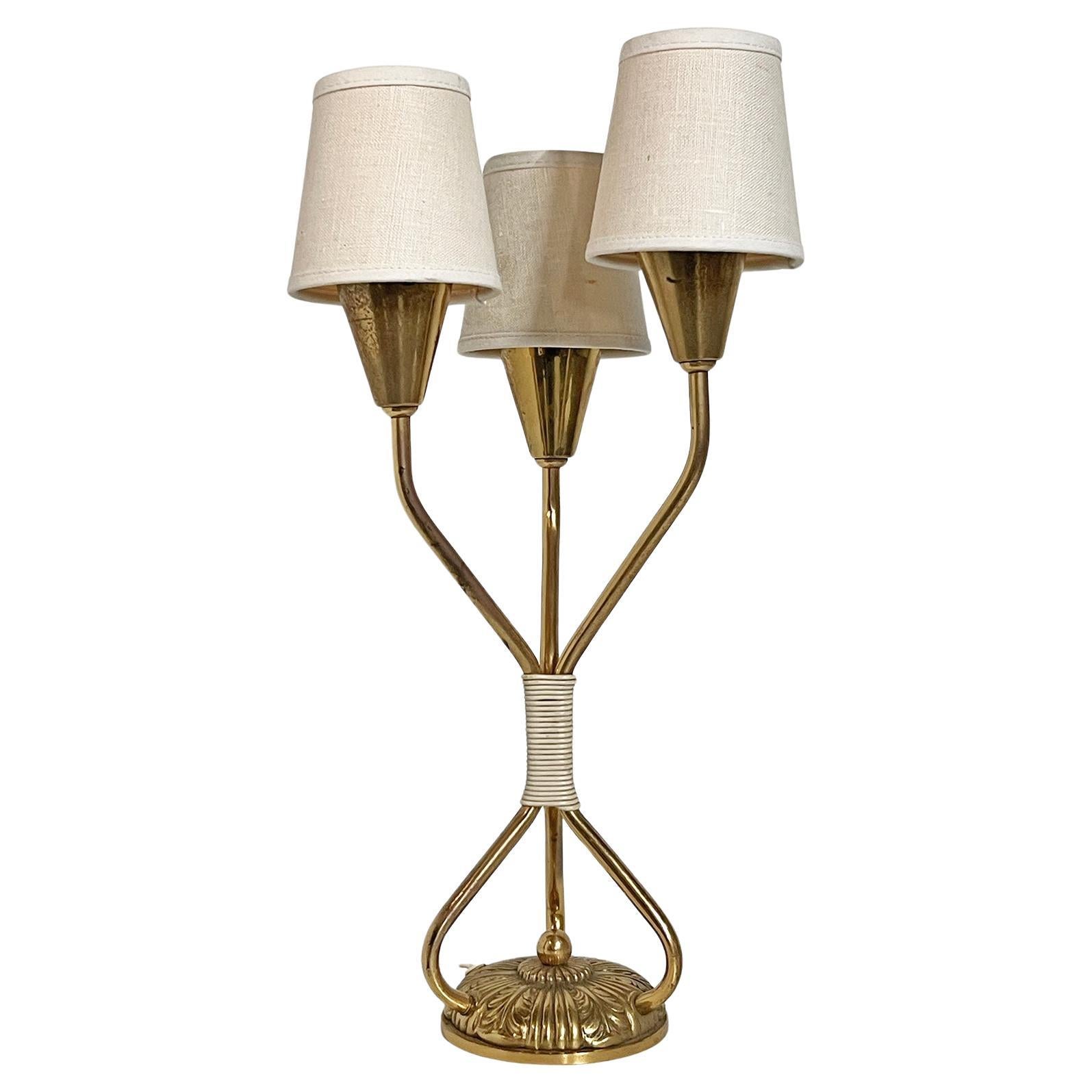 Lampada da tavolo The Modern Scandinavian in ottone, Edvard Hagman, EHAB 1940-50 ca.