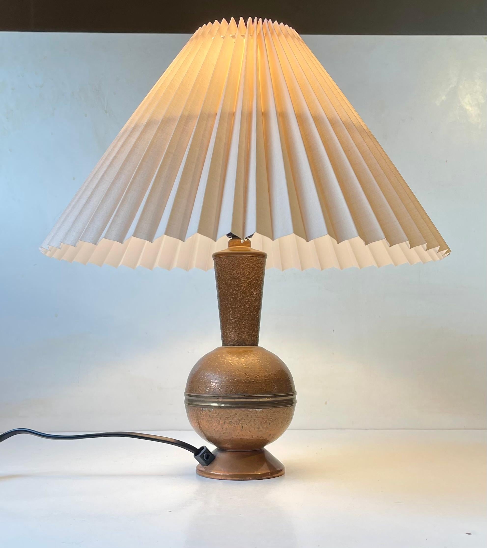 Mid-Century Modern Scandinavian Modern Table Lamp in Patinated Textured Copper, 1950s For Sale