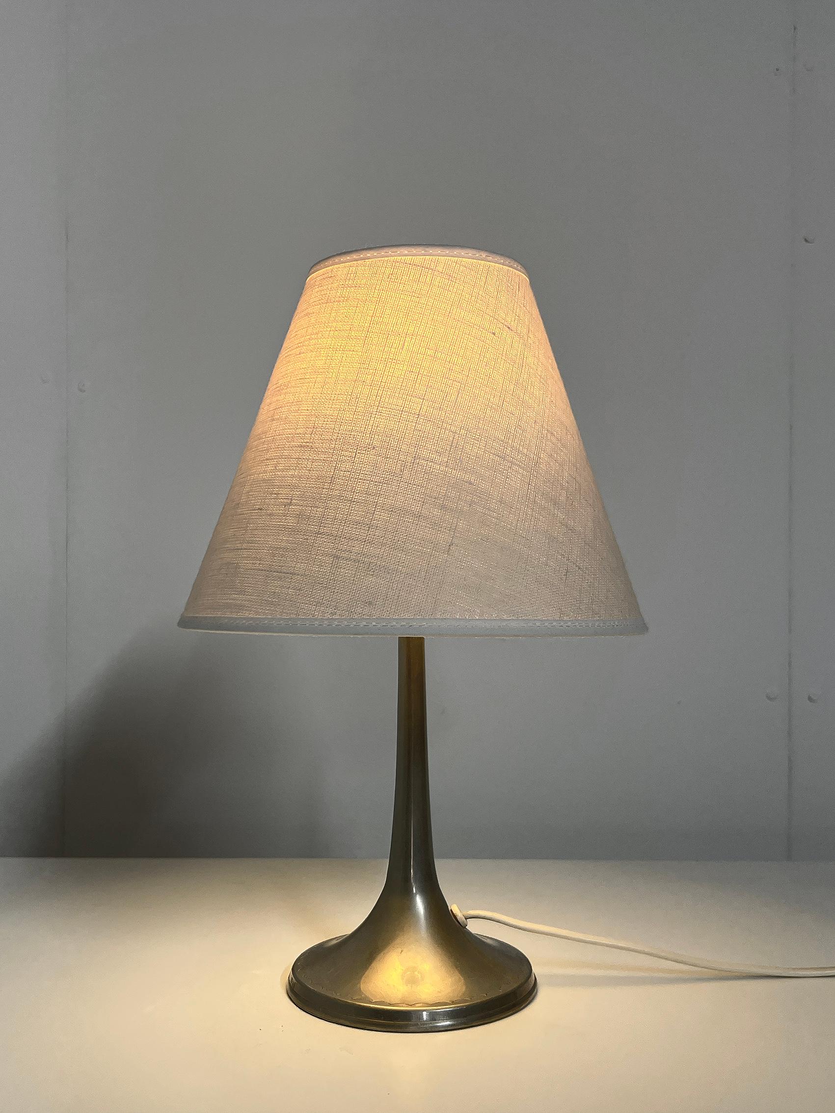 Swedish Scandinavian Modern Table Lamp In Pewter by Thorild Knutsson -1930 For Sale