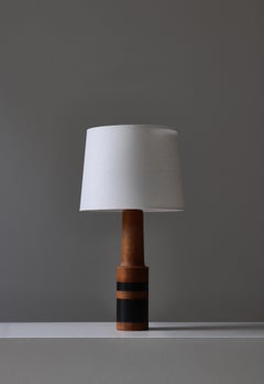 Lámpara de mesa moderna escandinava de madera maciza de roble y cuero negro, Dinamarca, años 50