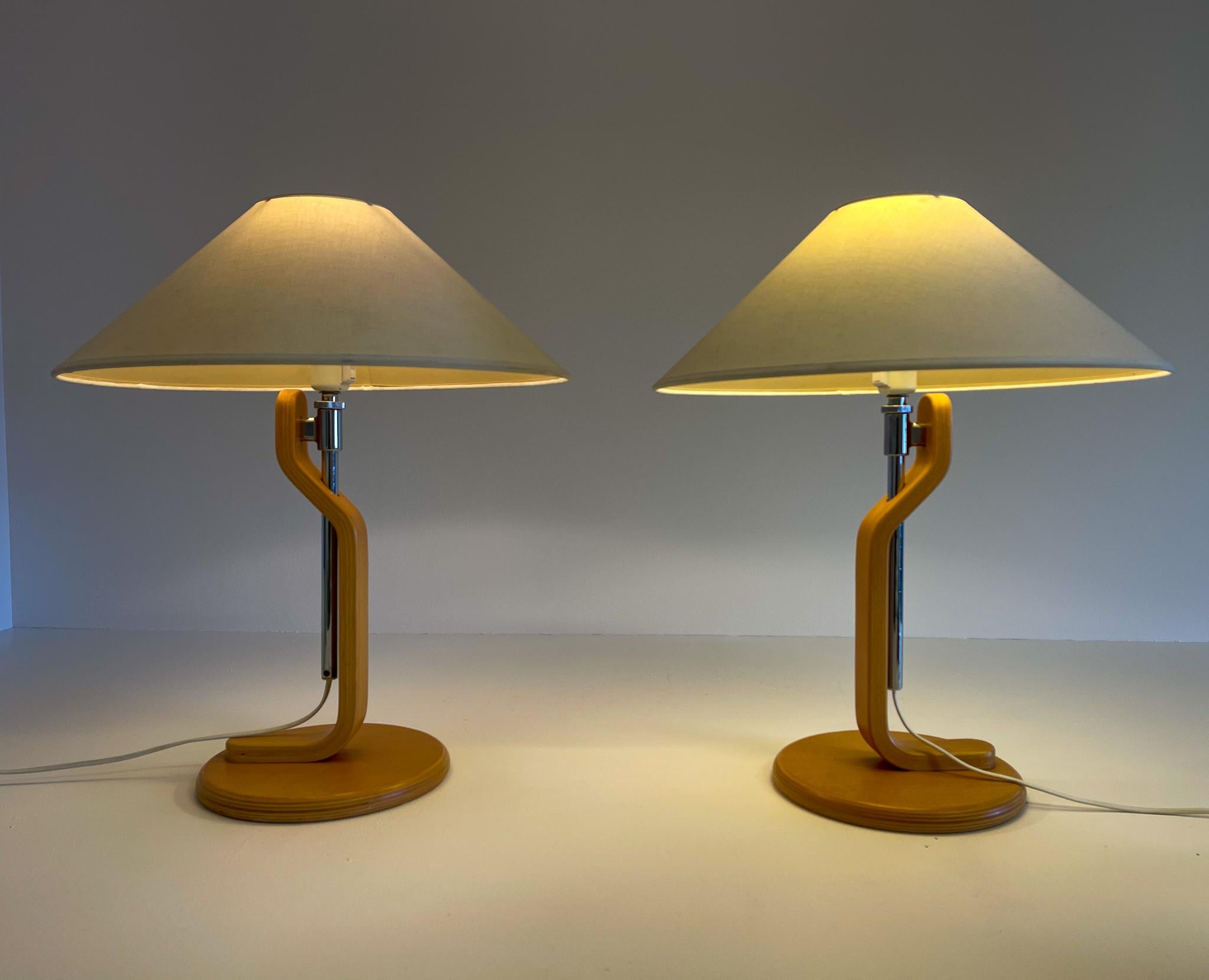 These 1980s table lamps, model 