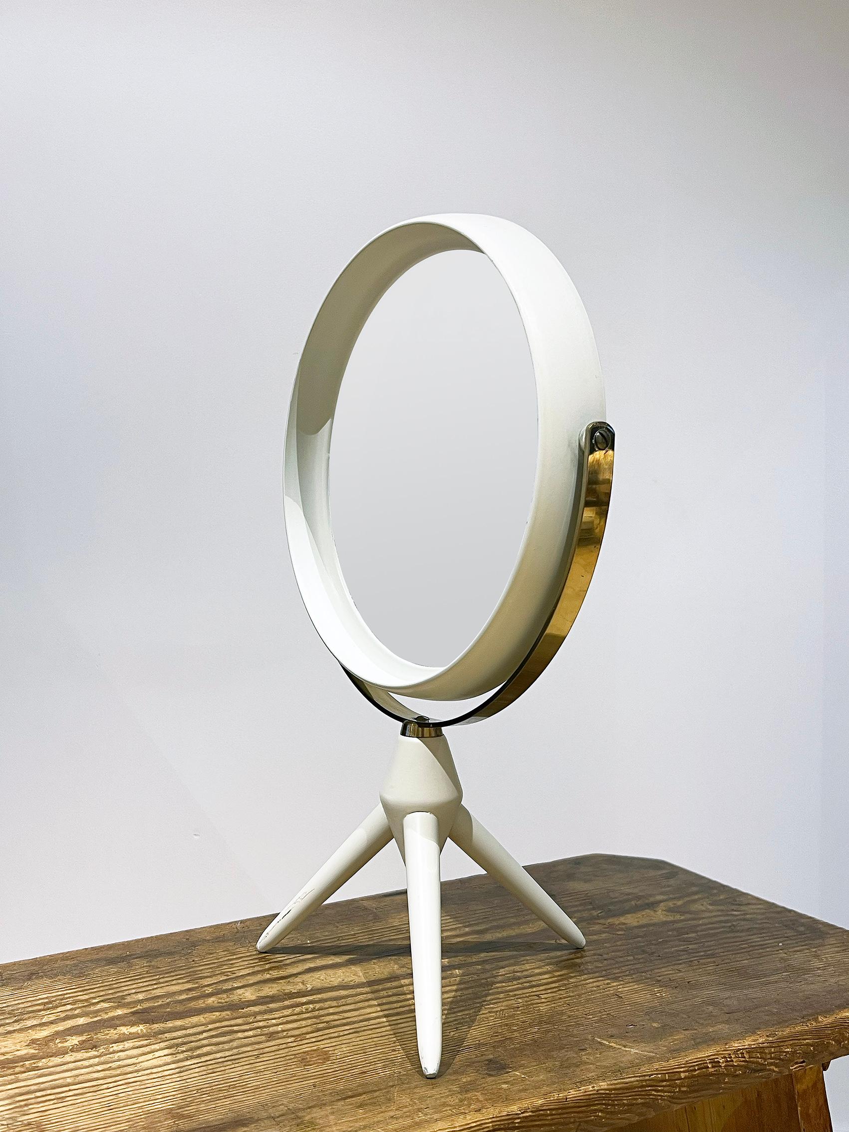 Cool scandinavian modern table mirror, ca 1950s/60s.
Unknown designer and maker. 
Good vintage condition, wear and patina consistent with age and use. 
Scratches, marks & blemishes. 