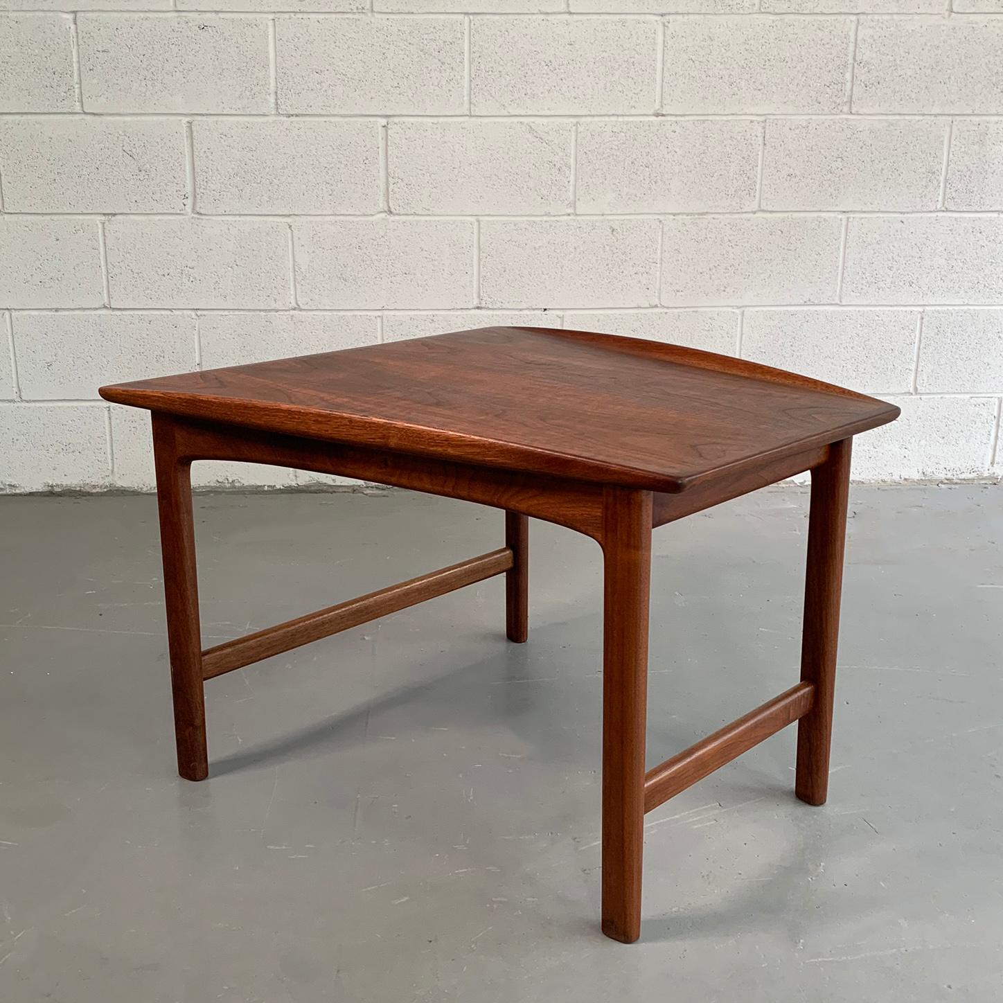 dux side table