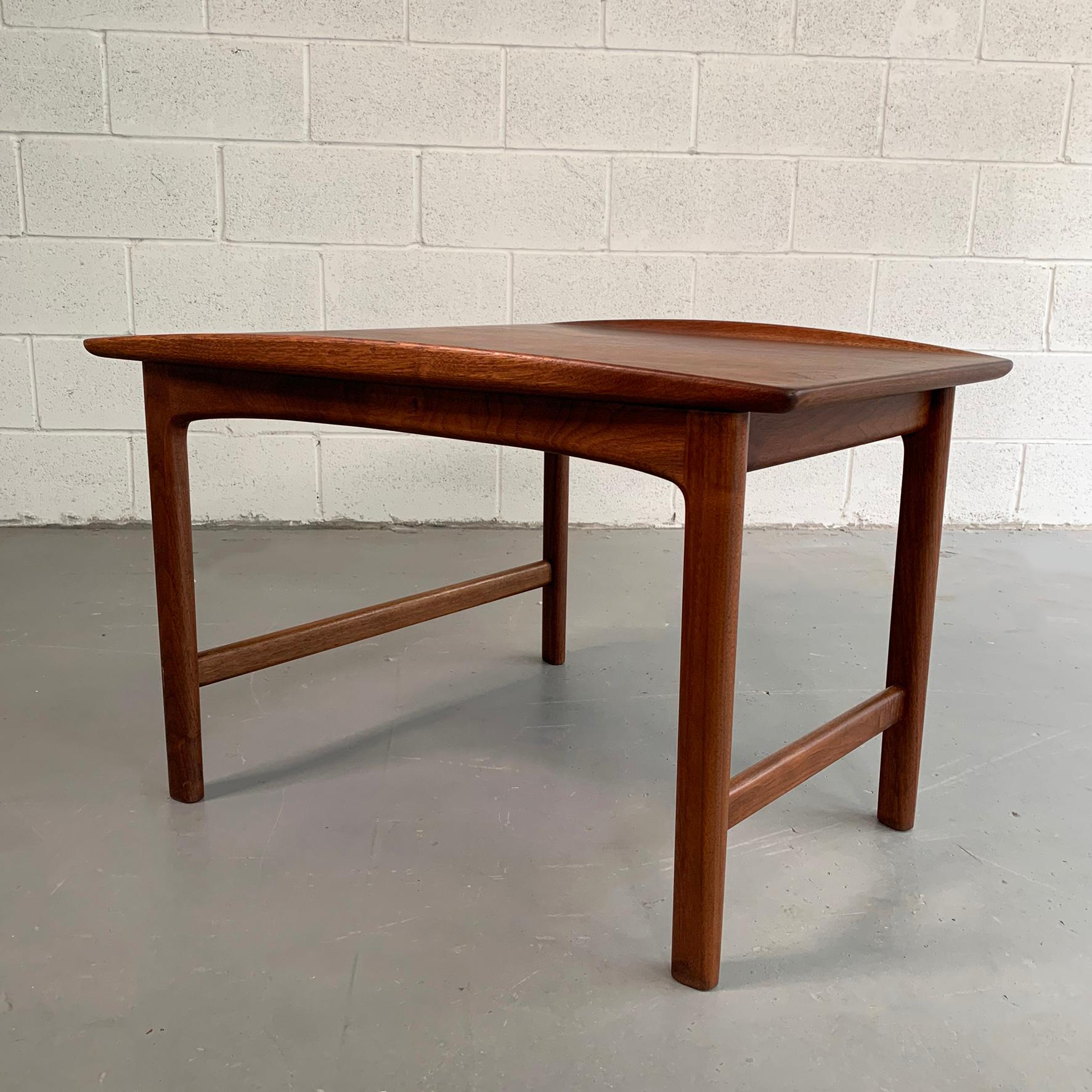 Swedish Scandinavian Modern Tapered Teak Side Table by Folke Ohlsson for DUX For Sale
