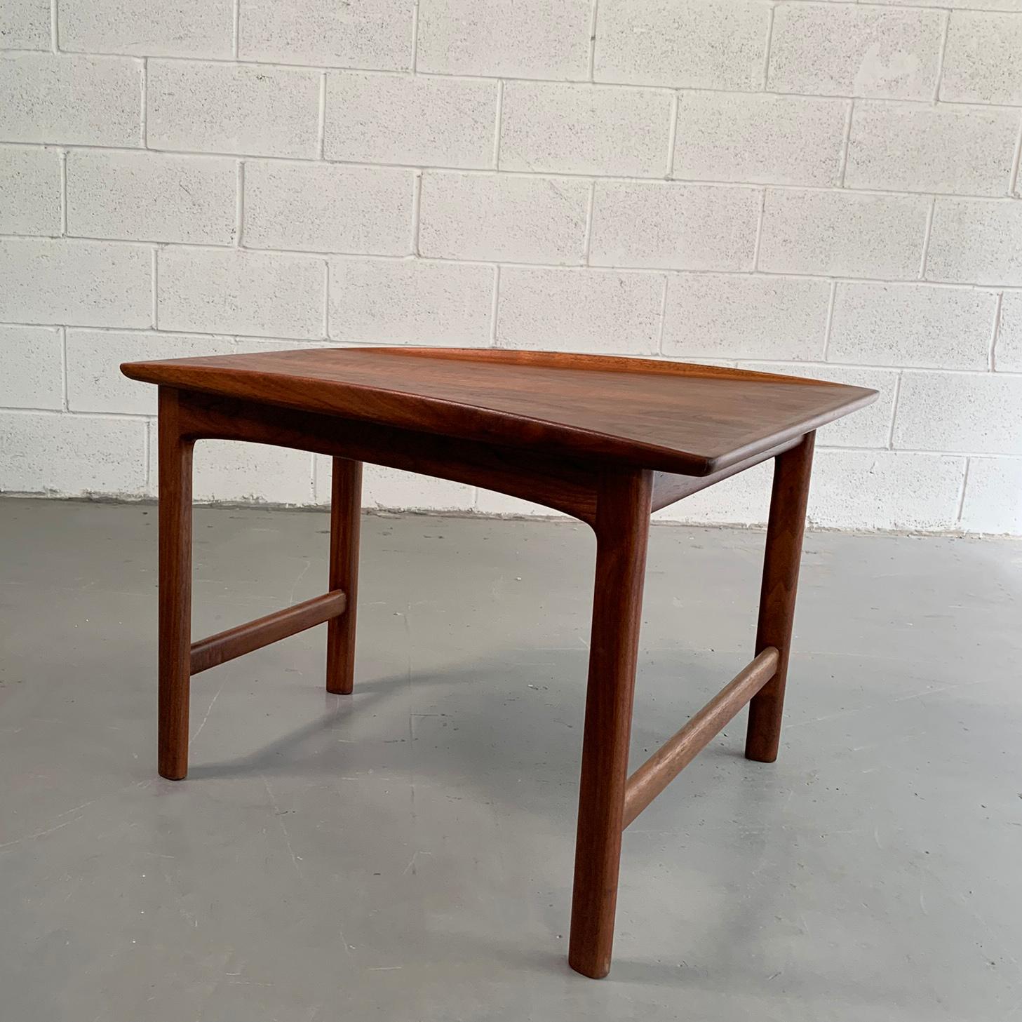 Scandinavian Modern Tapered Teak Side Table by Folke Ohlsson for DUX For Sale 1