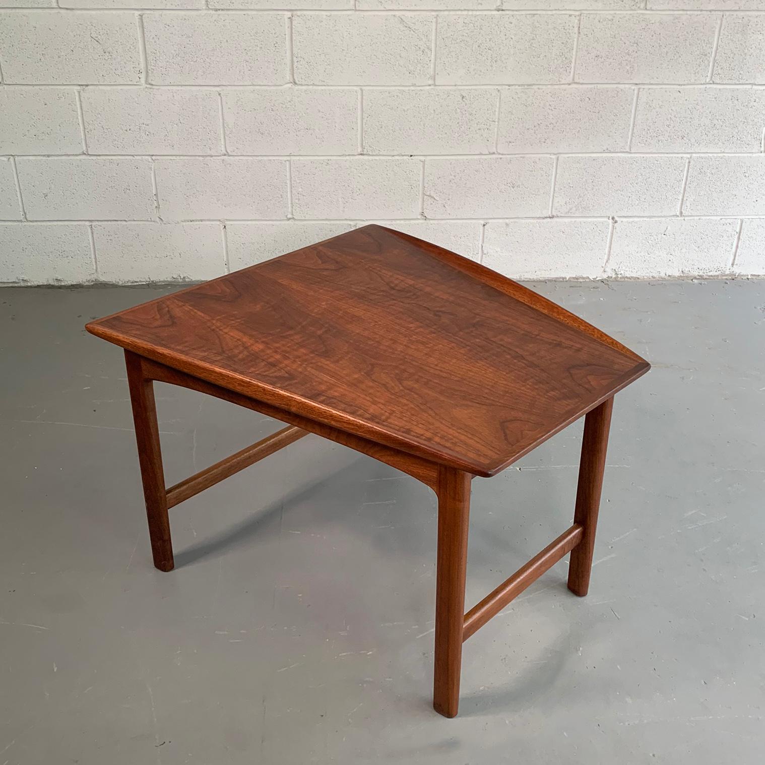 Scandinavian Modern Tapered Teak Side Table by Folke Ohlsson for DUX For Sale 2