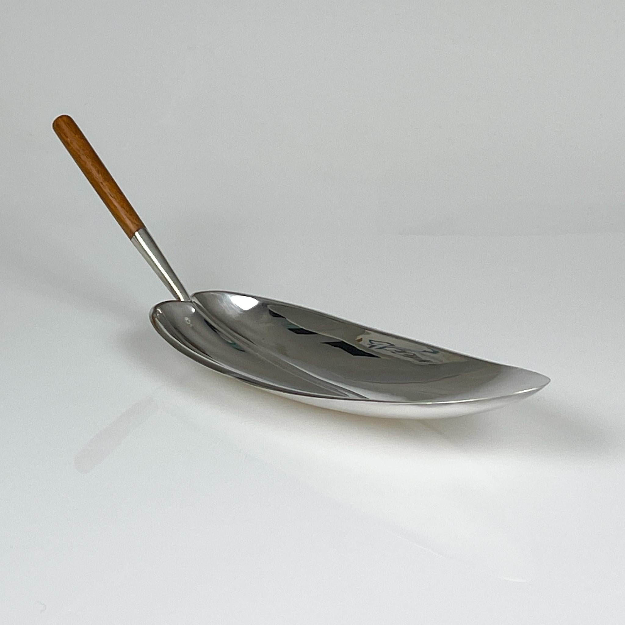 Teak Scandinavian Modern Tapio Wirkkala Sterling Silver Dish Handmade Finland 1965 For Sale