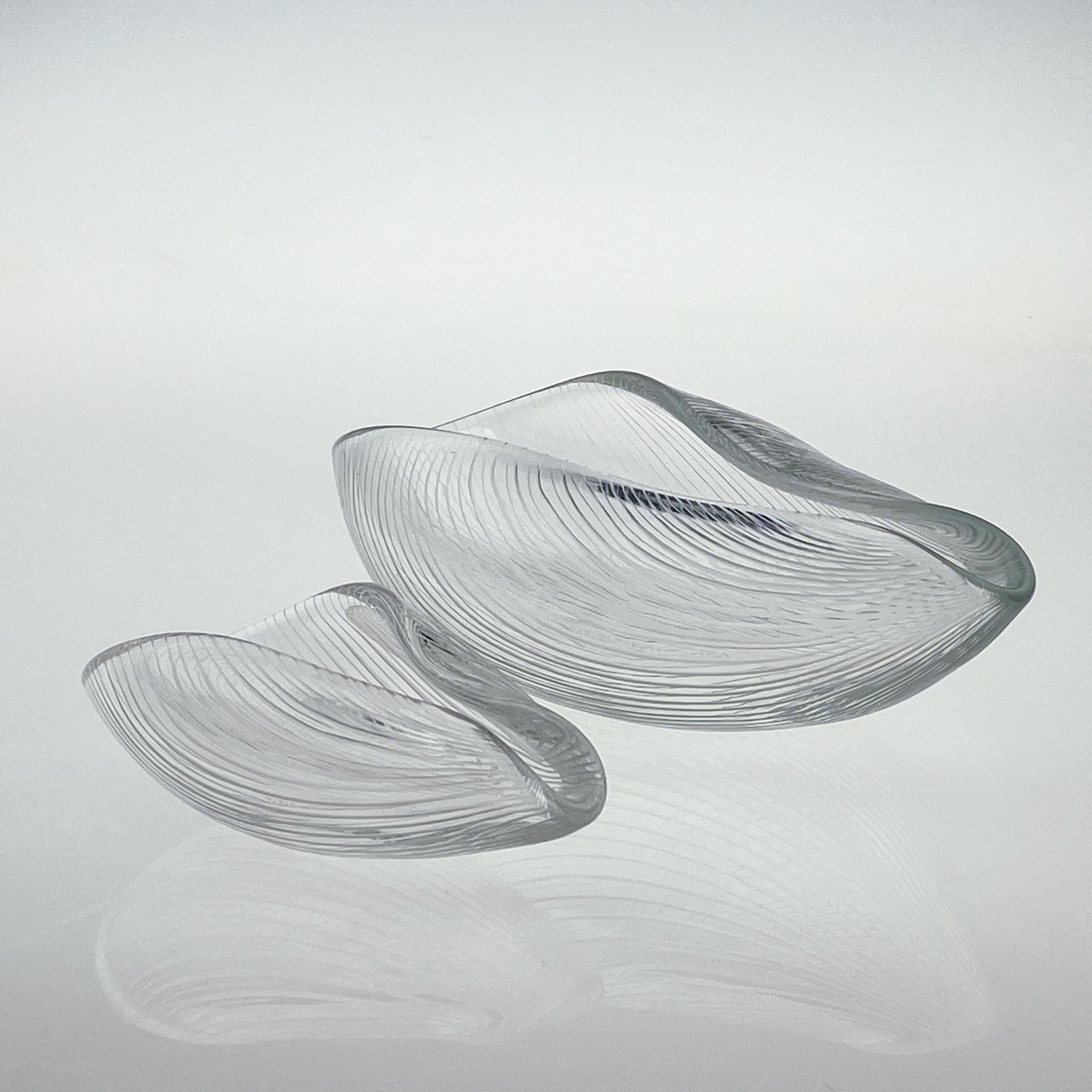 Scandinavian Modern Tapio Wirkkala Two Line Cut Crystal Art Bowls Handblown  For Sale 1