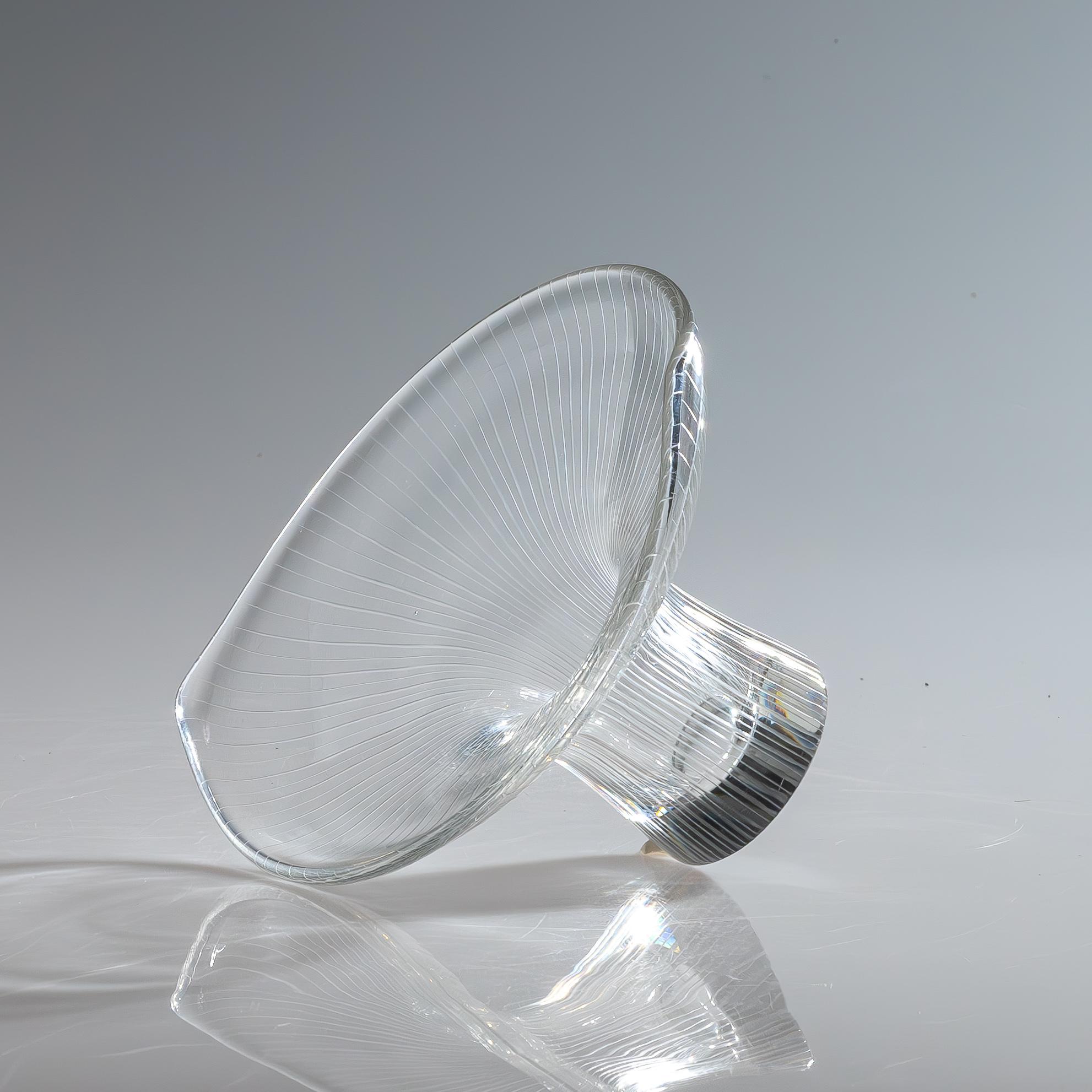 The Modern Scandinavian Tapio Wirkkala Two Line Cut Crystal Art Vasen mundgeblasen  im Angebot 6