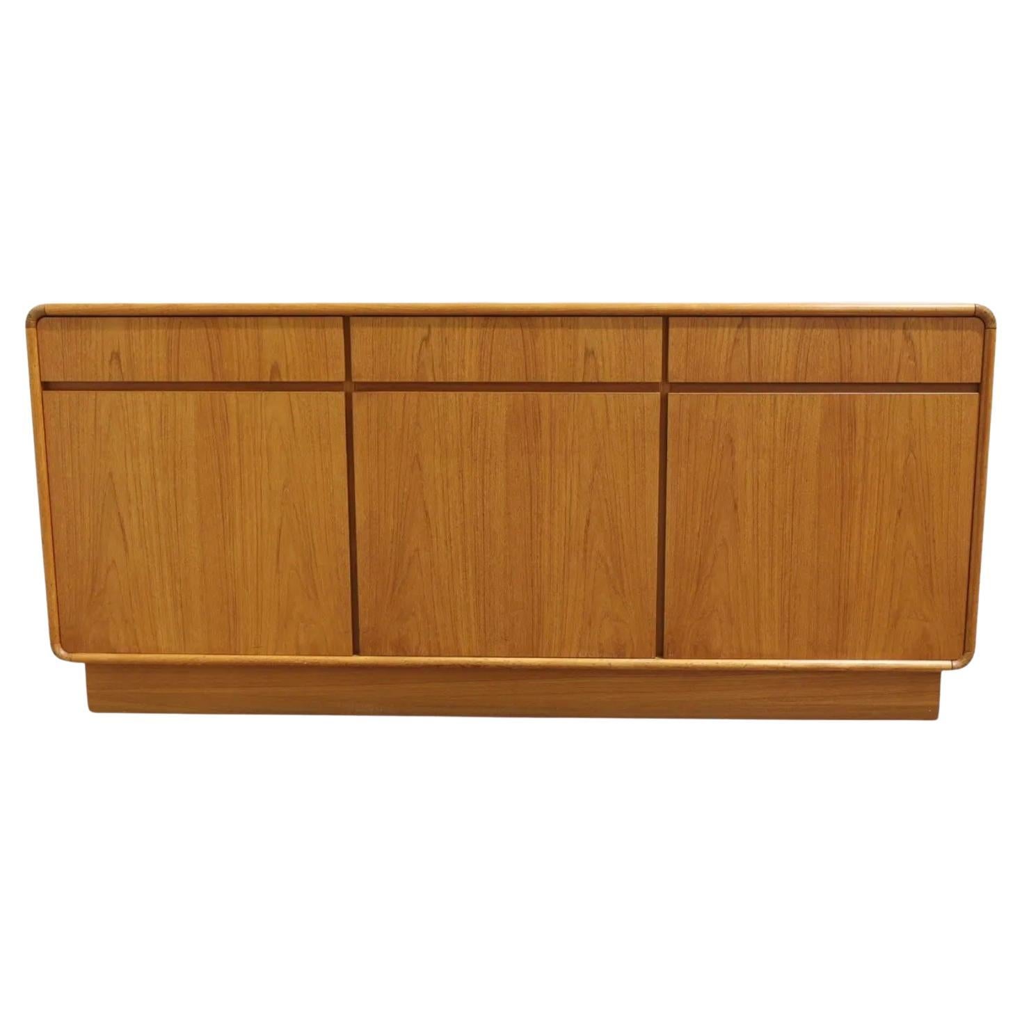 Credenza moderna scandinava in teak a 3 cassetti e 3 ante