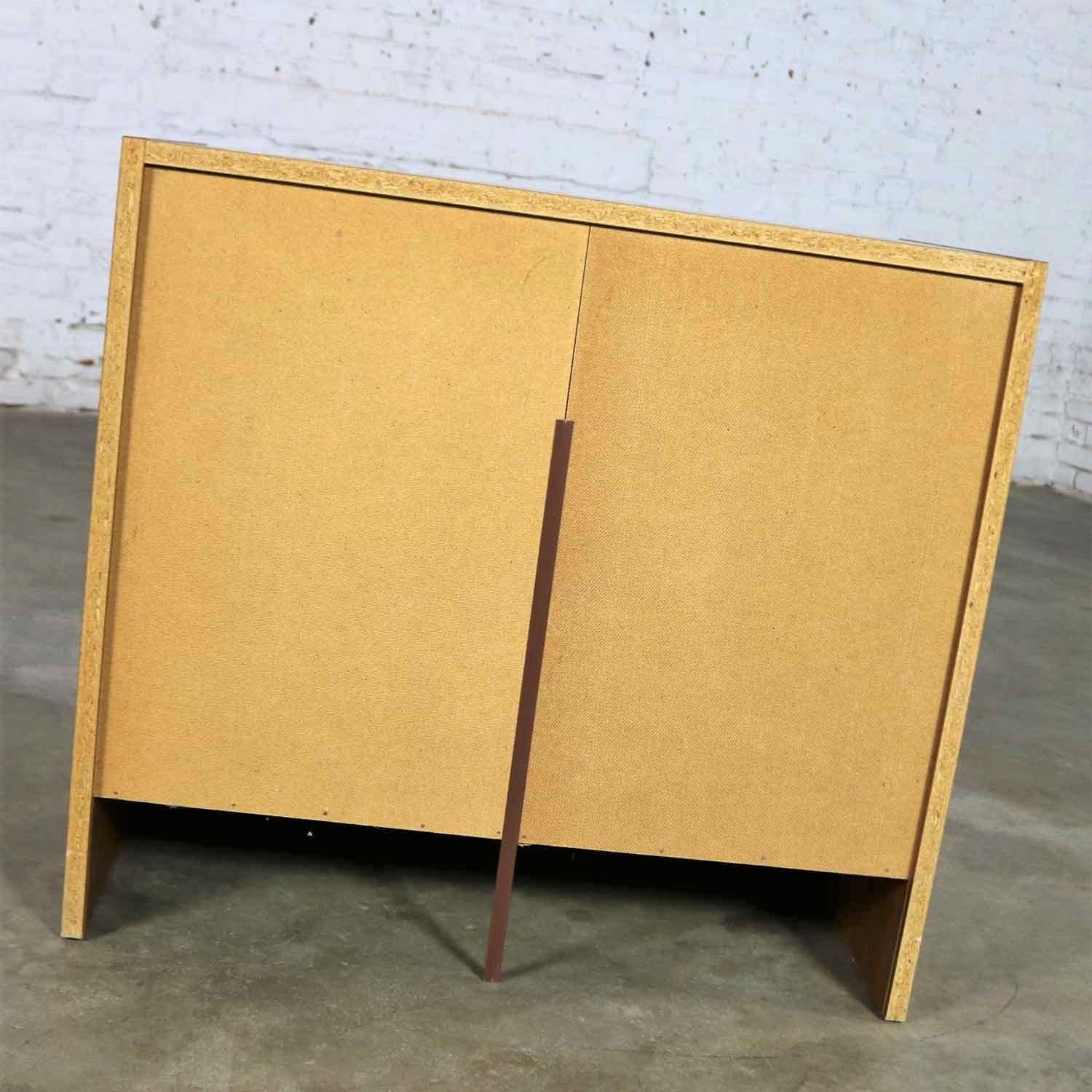 Cassapanca vintage moderna scandinava a 3 cassetti in teak con marchio Made in Denmark in vendita 3