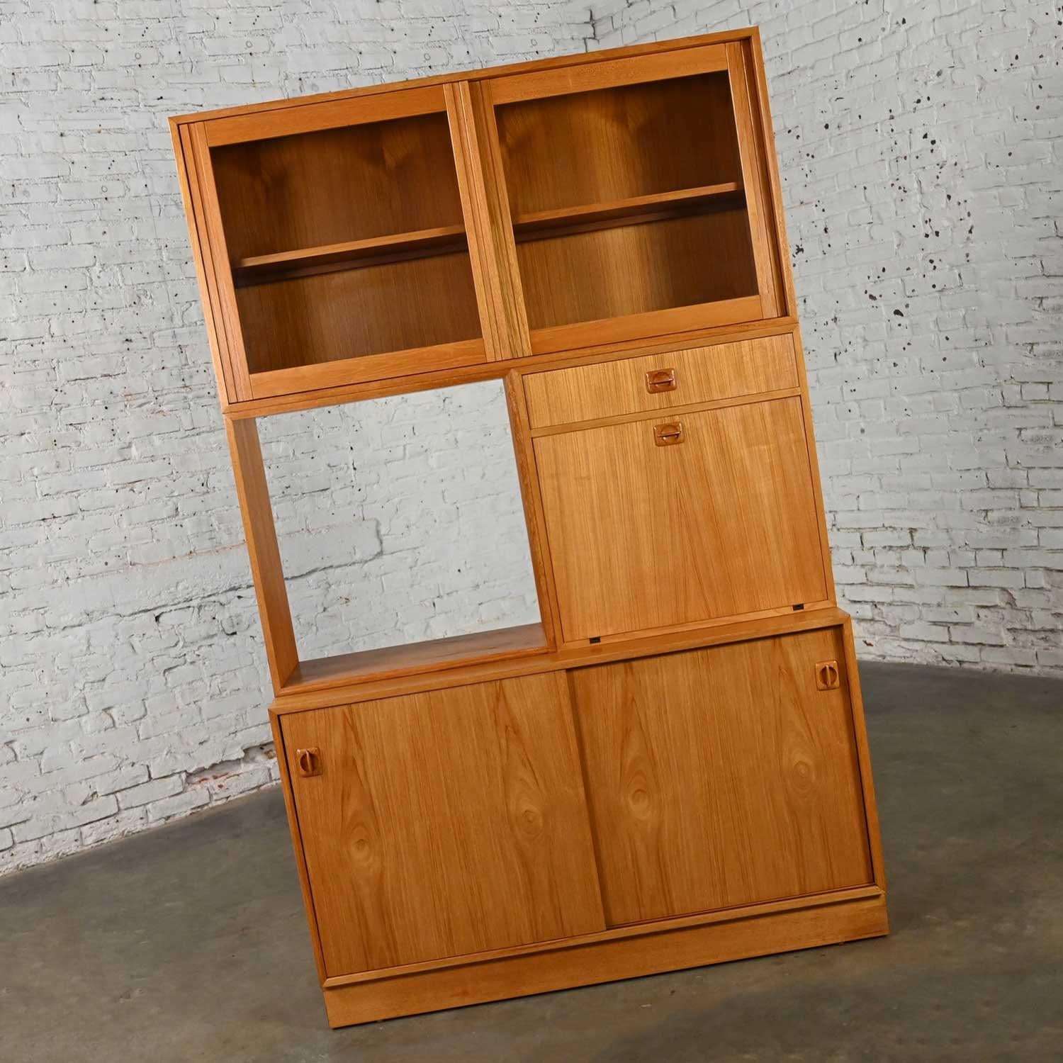 Scandinavian Modern Teak 4 Part Triple Stacked Secretary Display Cabinet Dry Bar For Sale 13
