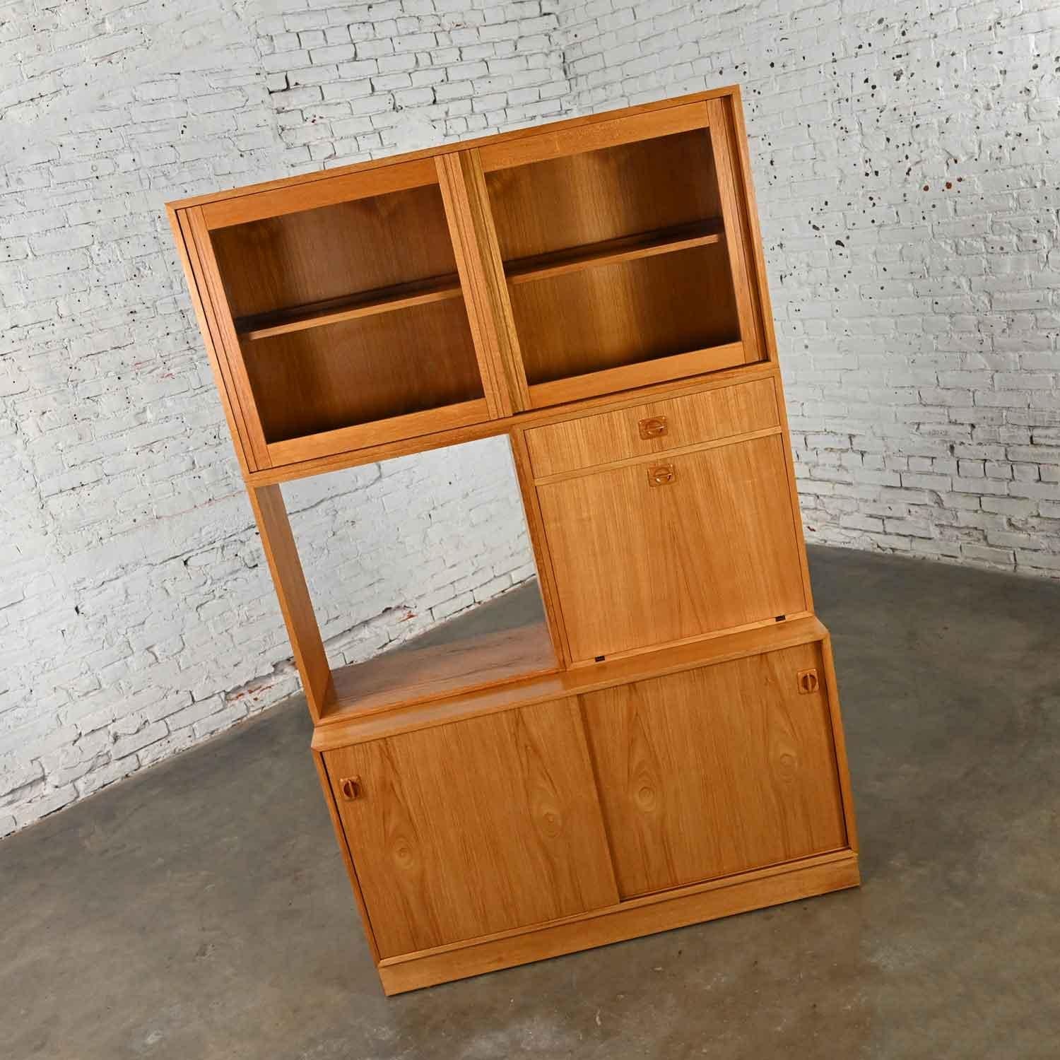 20th Century Scandinavian Modern Teak 4 Part Triple Stacked Secretary Display Cabinet Dry Bar For Sale