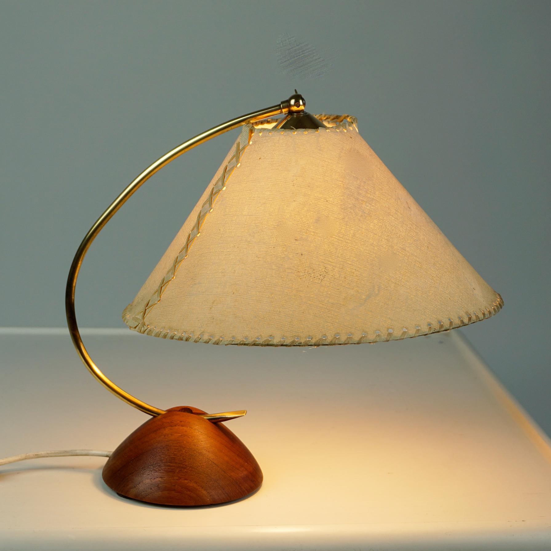 Scandinavian Modern Teak and Brass Table Lamp with Original Paper Shade In Good Condition For Sale In Vienna, AT