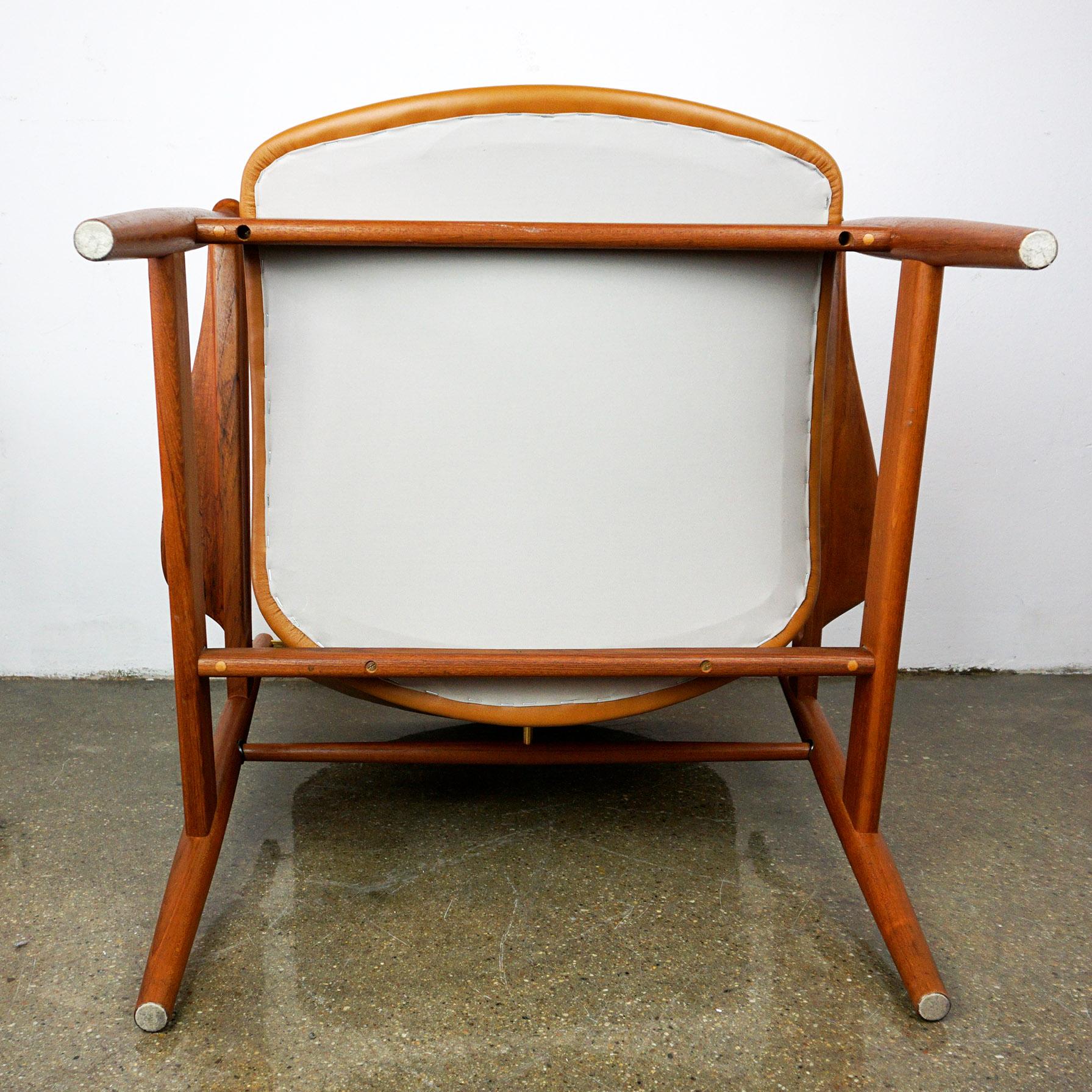 Scandinavian Modern Teak and Cognac Leather Lounge Chair by Finn Juhl 1