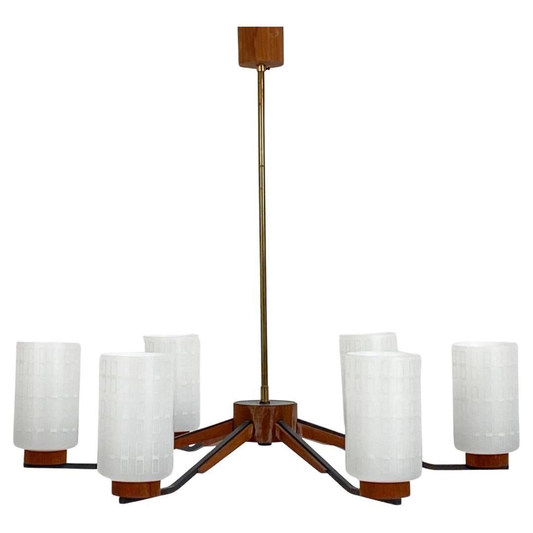 Lampadario danese The Modern Scandinavian in teak e vetro satinato in vendita