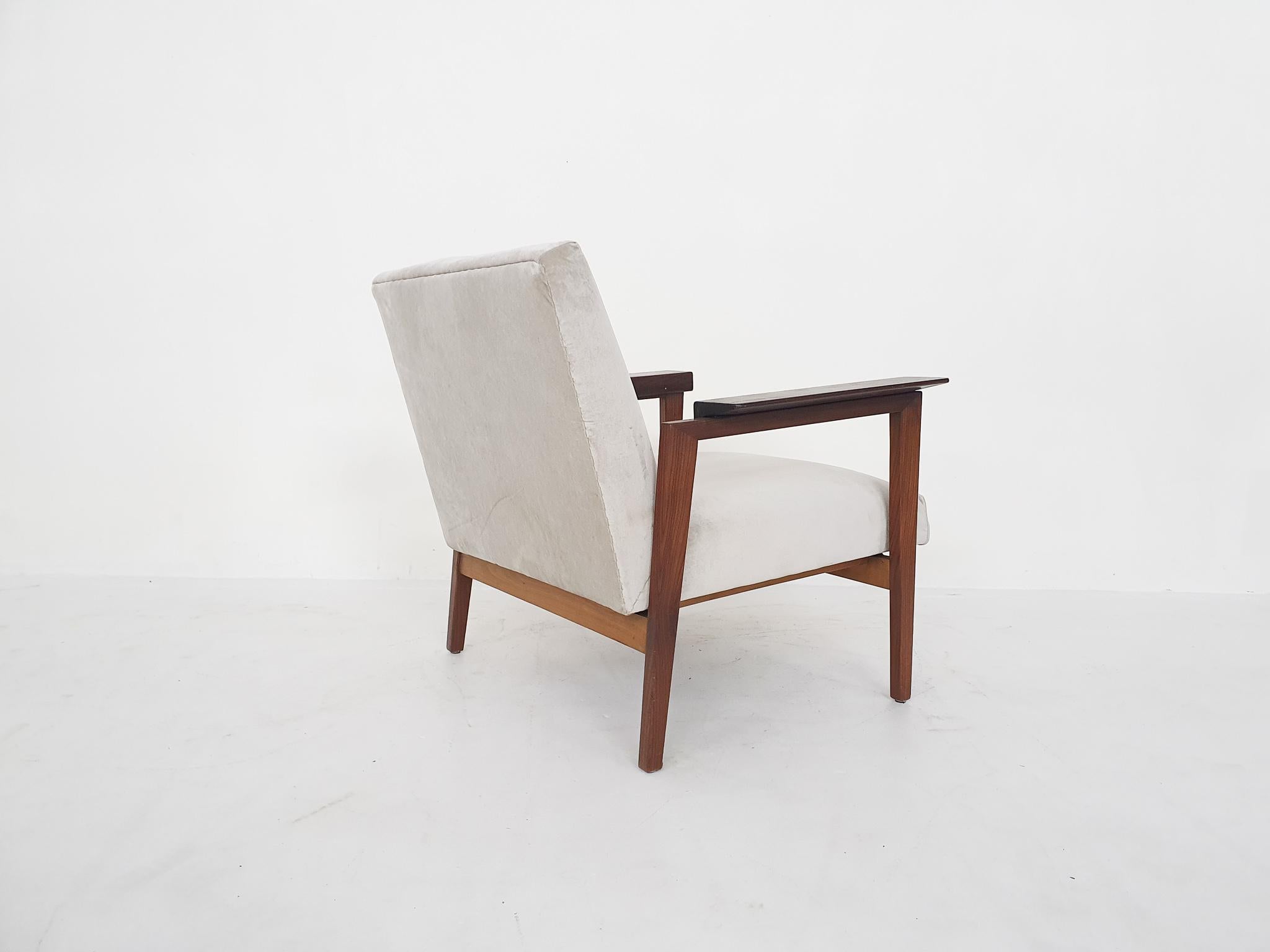 Mid-20th Century Scandinavian Modern Teak Arm Chair with New Beige Upholstery, 1960's For Sale