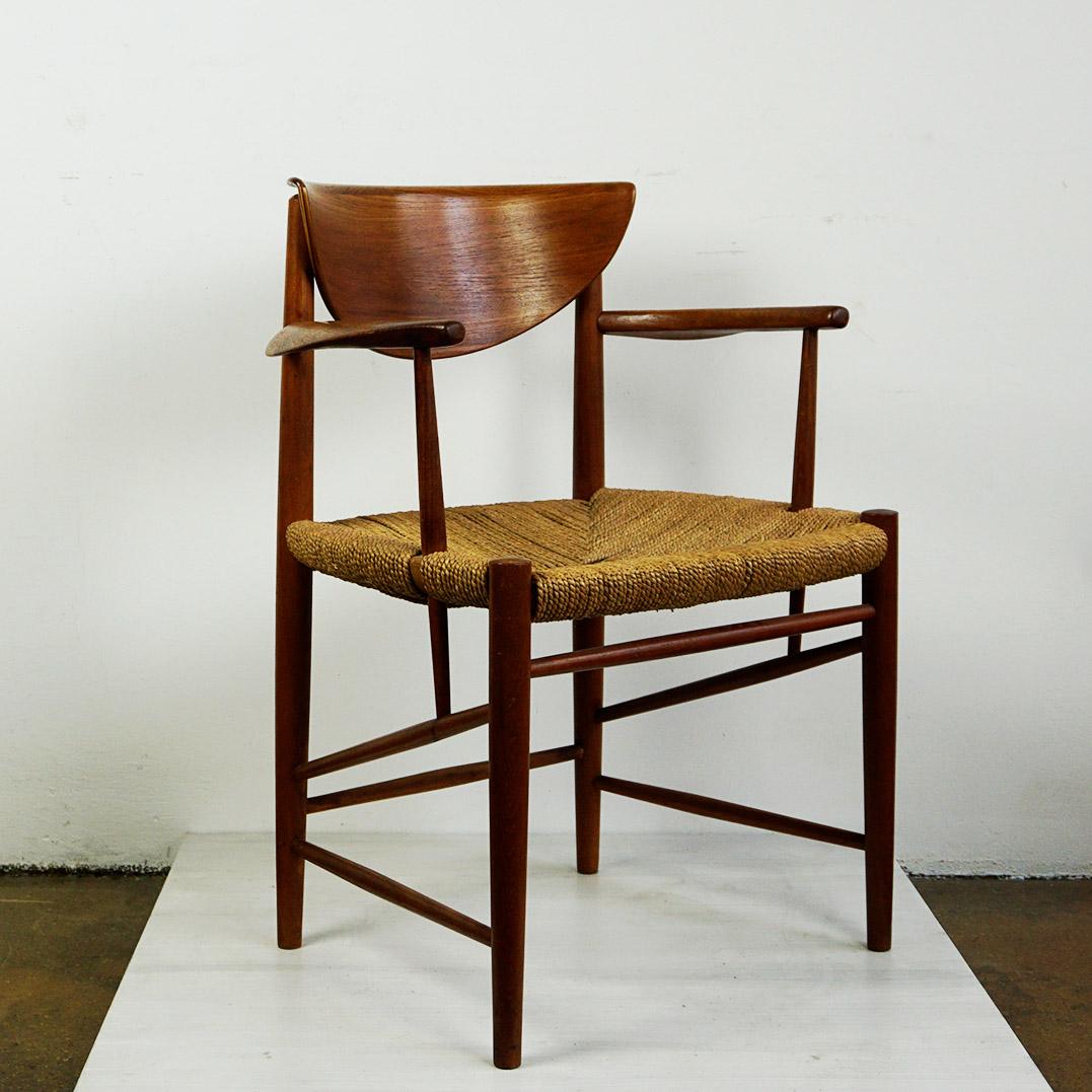 Scandinave moderne The Modern Scandinavian Scandinavian Armchair Mod. 317 par Peter Hvidt pour Soborg Mobler en vente