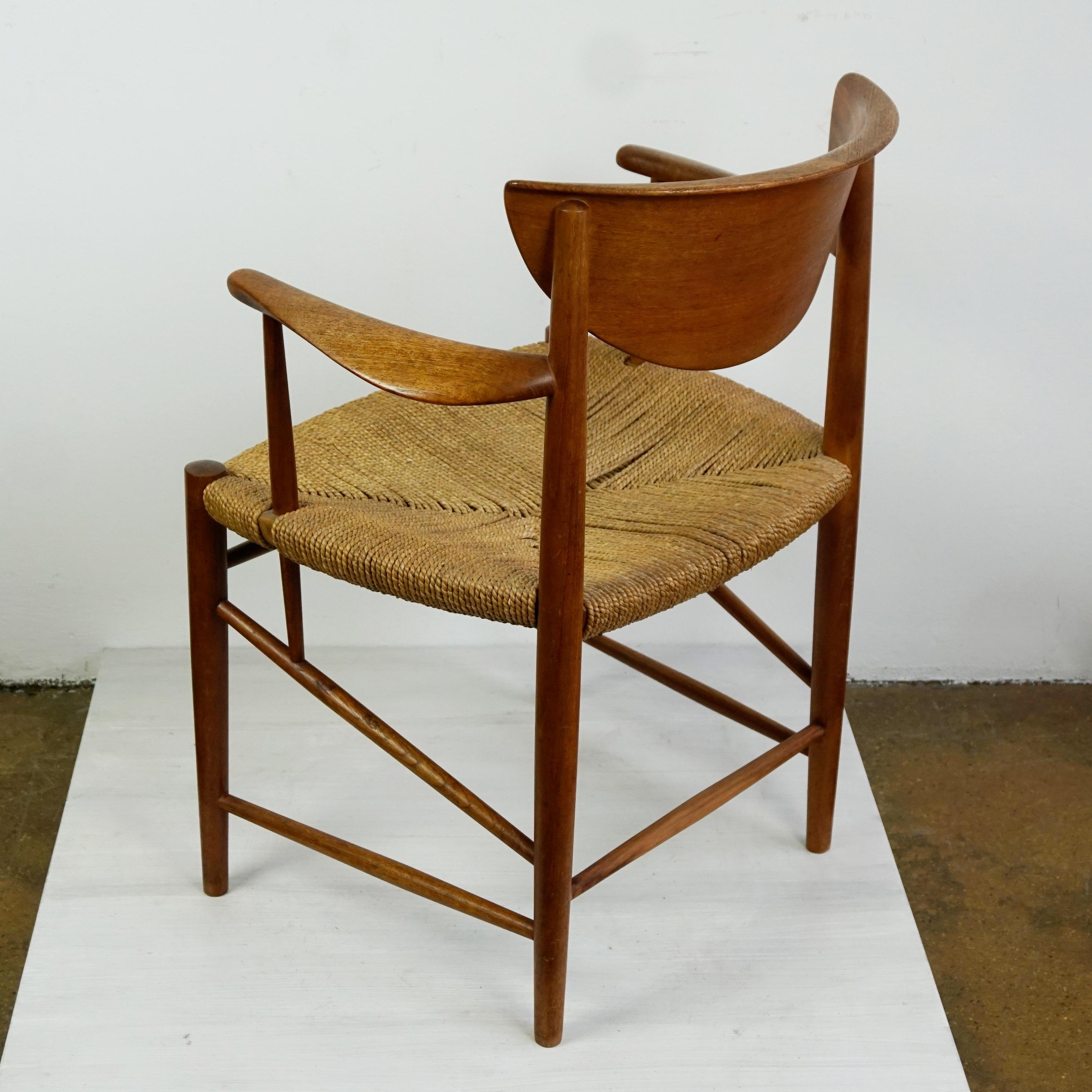 The Modern Scandinavian Scandinavian Armchair Mod. 317 par Peter Hvidt pour Soborg Mobler en vente 2