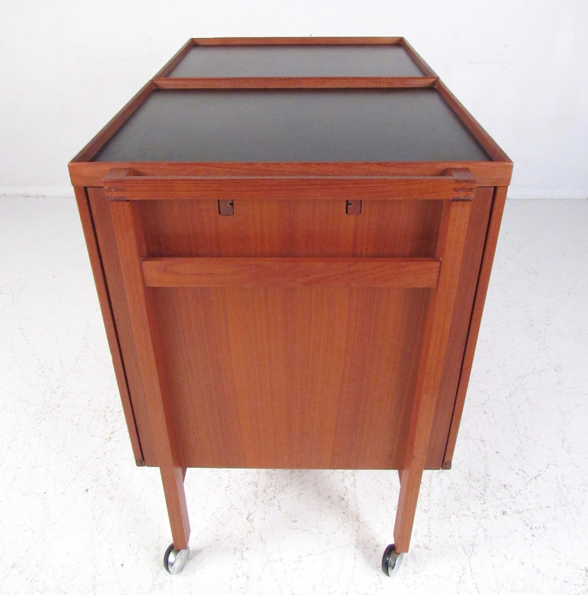 Scandinavian Modern Teak Bar Cart by Niels Erik Glasdom Jensen For Sale 7