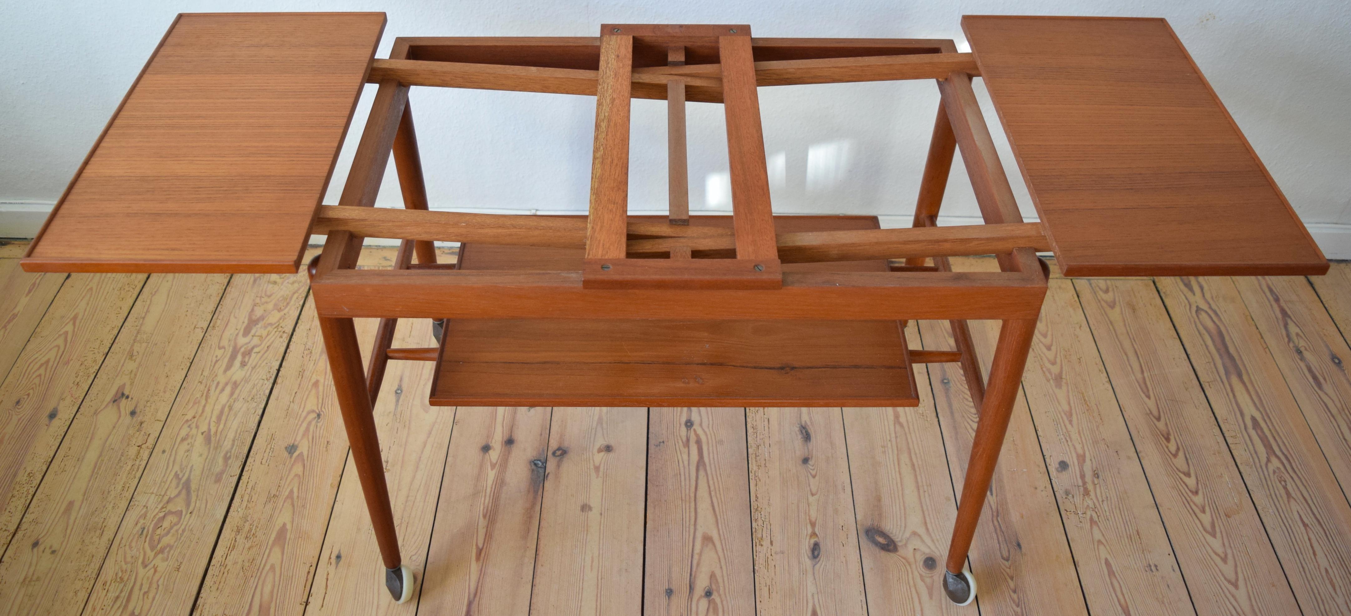 Scandinavian Modern Teak Bar or Serving Cart, Denmark, 1960s For Sale 4