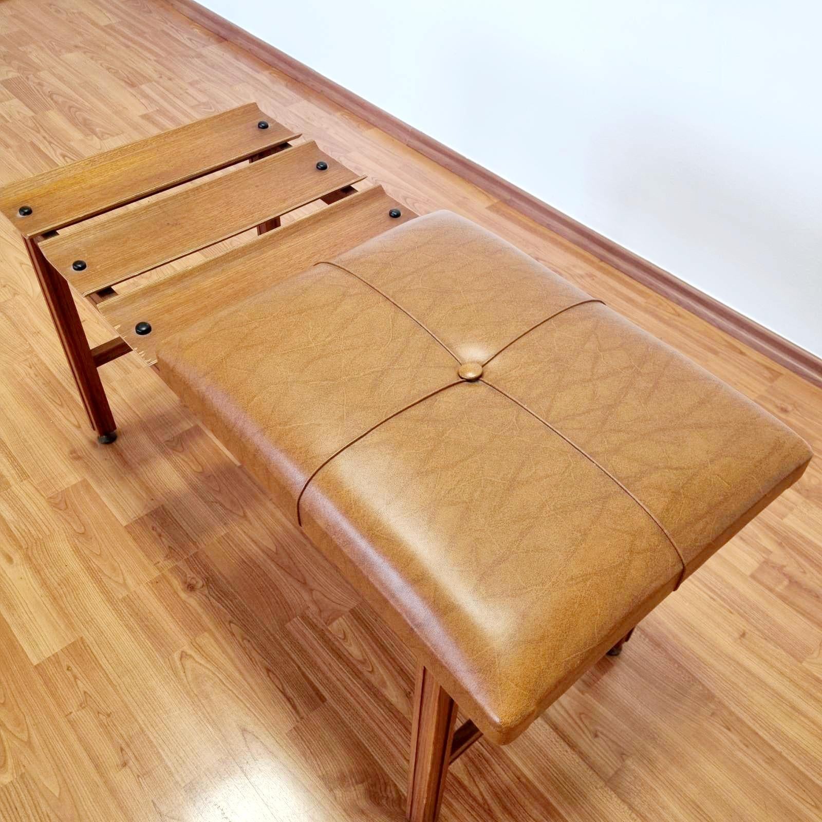 Milieu du XXe siècle Banc moderne scandinave avec assise, Italie années 60 en vente