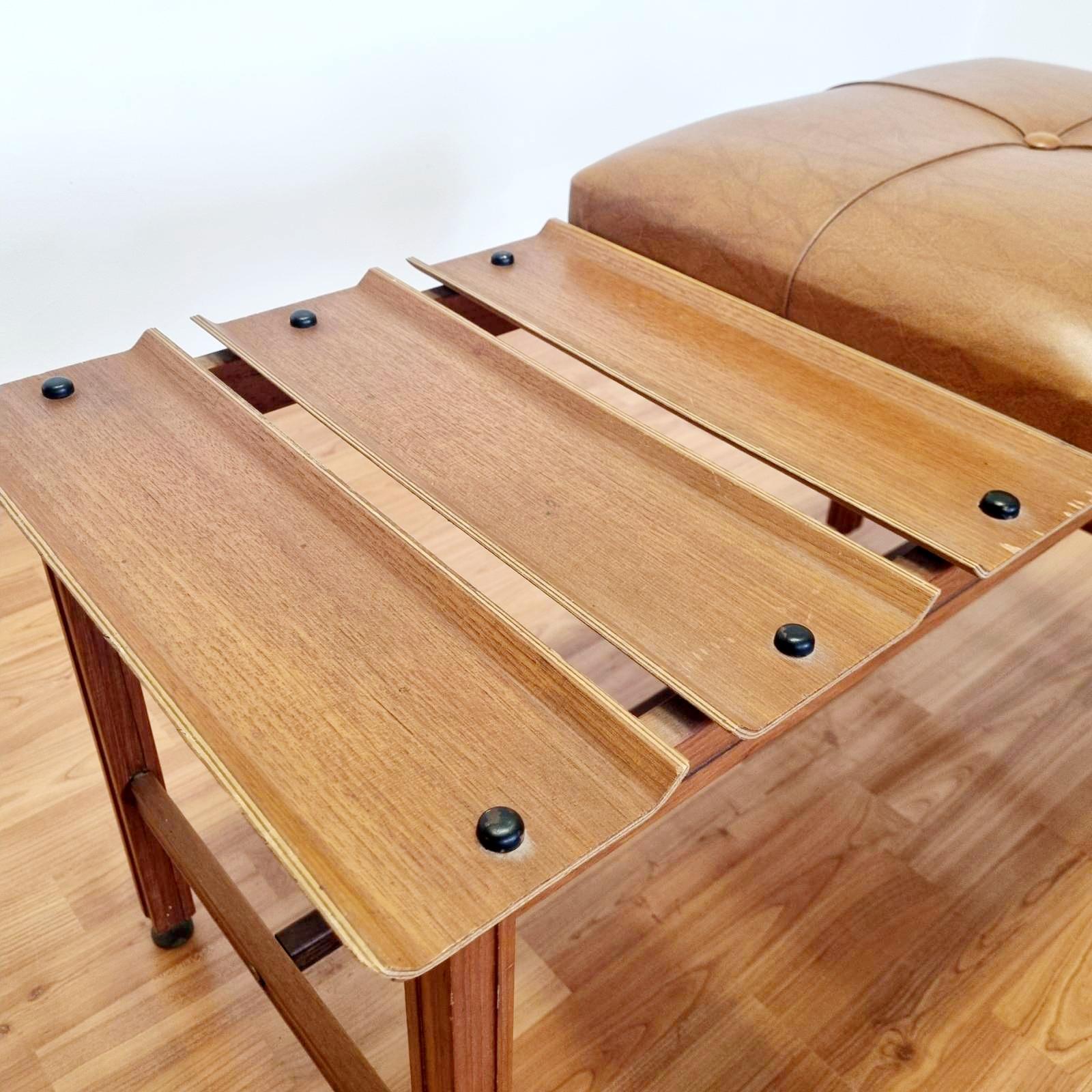 Imitation cuir Banc moderne scandinave avec assise, Italie années 60 en vente