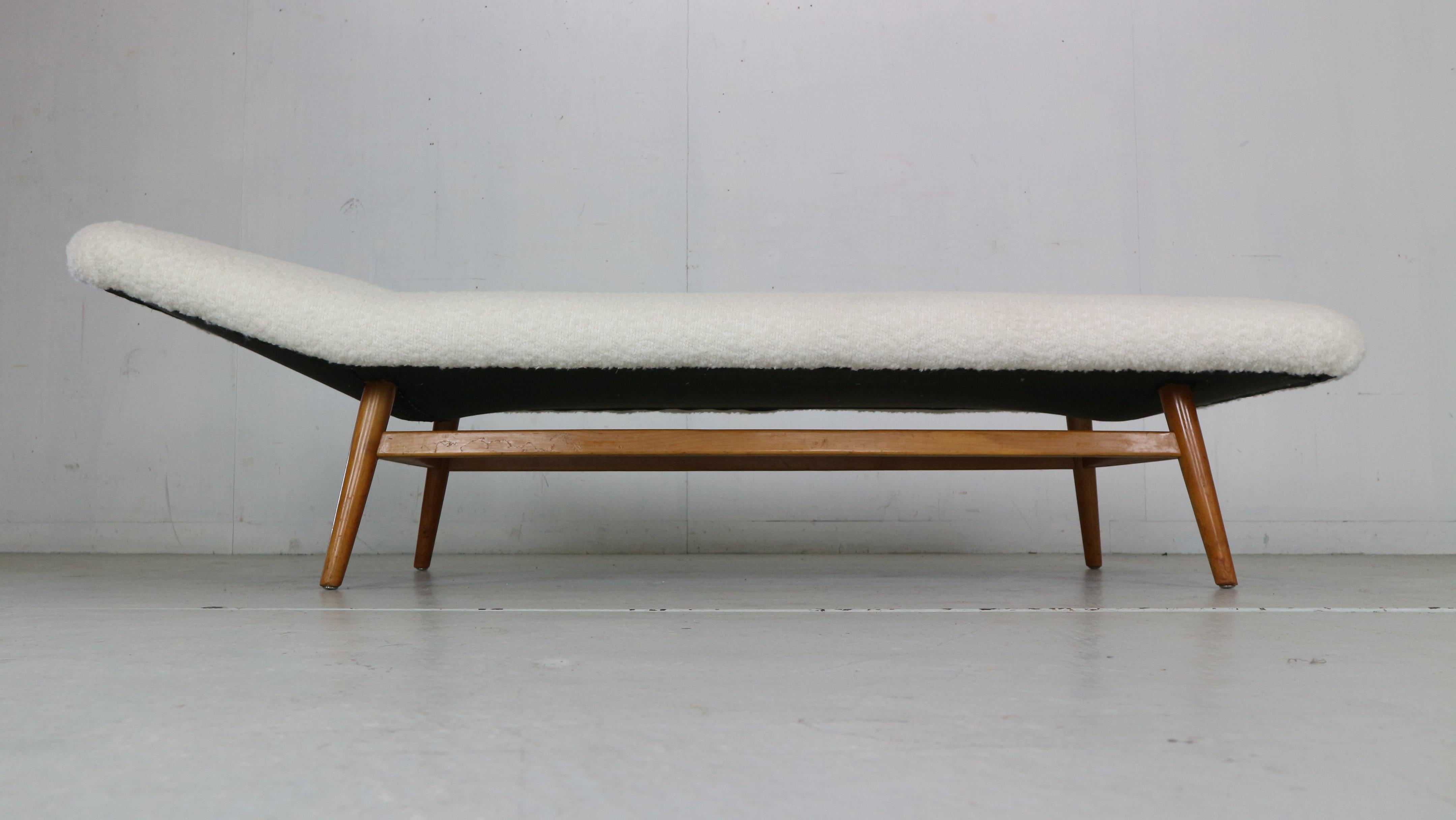 Scandinavian Modern Teak & Boucle Daybed, 1960's Denmark In Good Condition In The Hague, NL