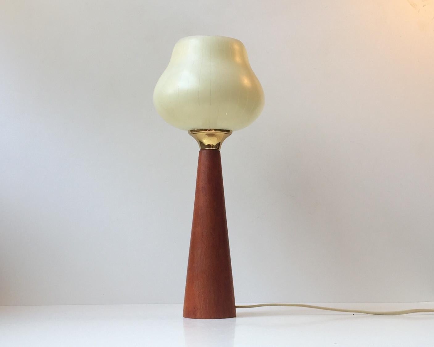 Scandinavian Modern Teak, Brass and Pin-Striped Glass Table Lamp, 1960s In Good Condition In Esbjerg, DK