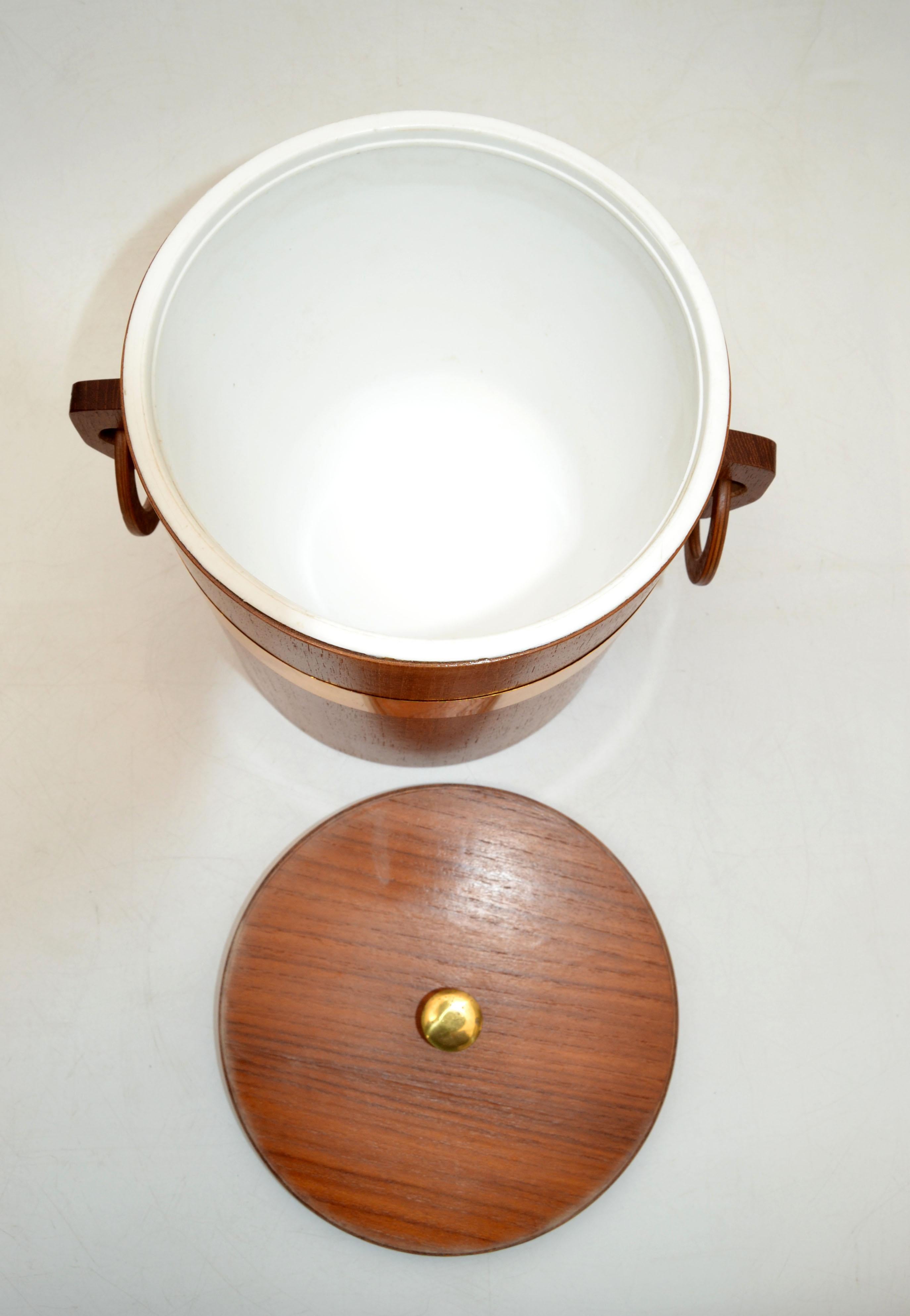 Scandinavian Modern Teak & Brass Lidded Ice Bucket Plastic Insulation 1970 For Sale 3