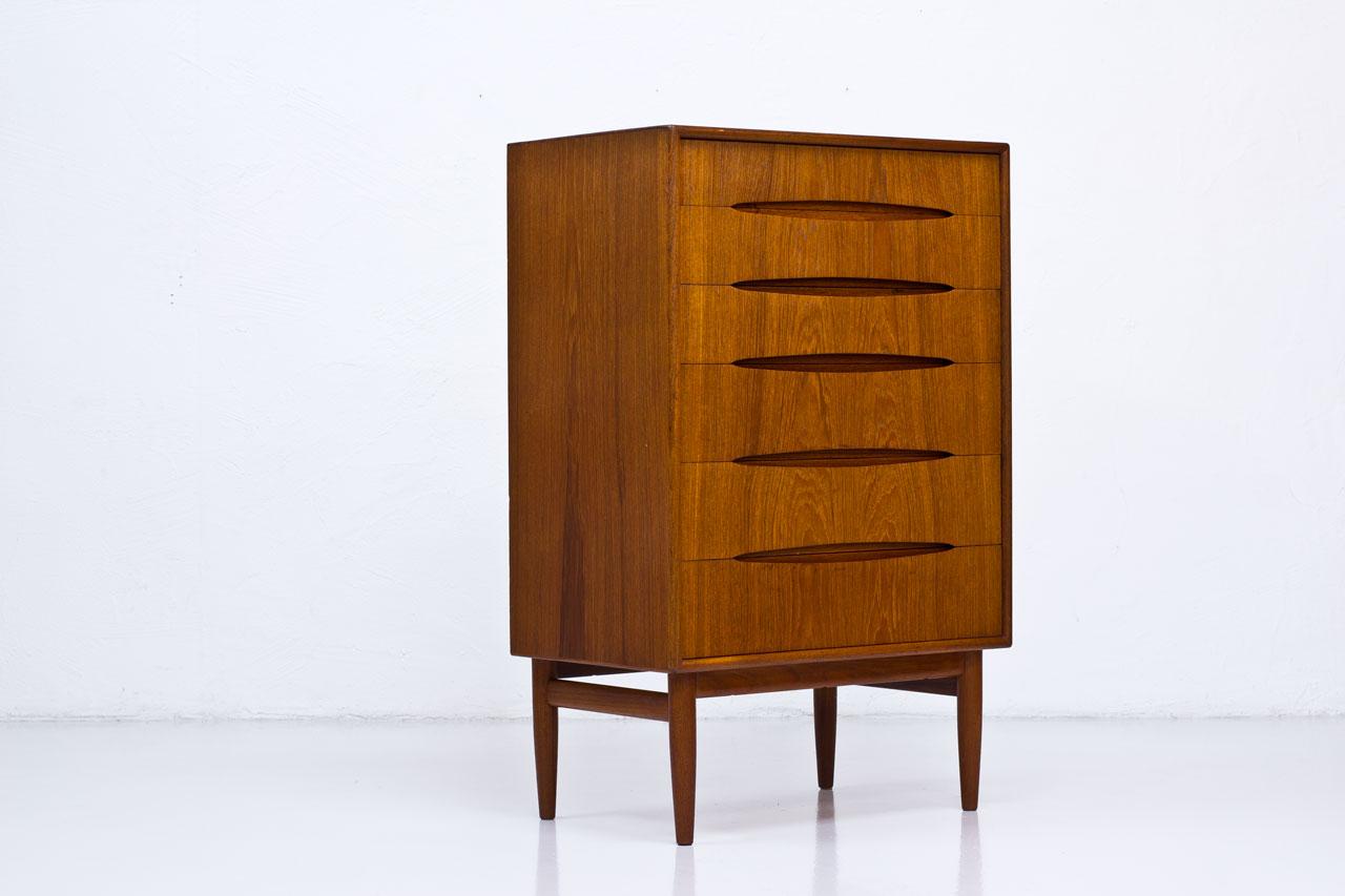 Teak chest of drawers created by Danish designer Kurt Østervig . Manufactured in Sweden by Emmaboda Møbelfabrik. Part of the 