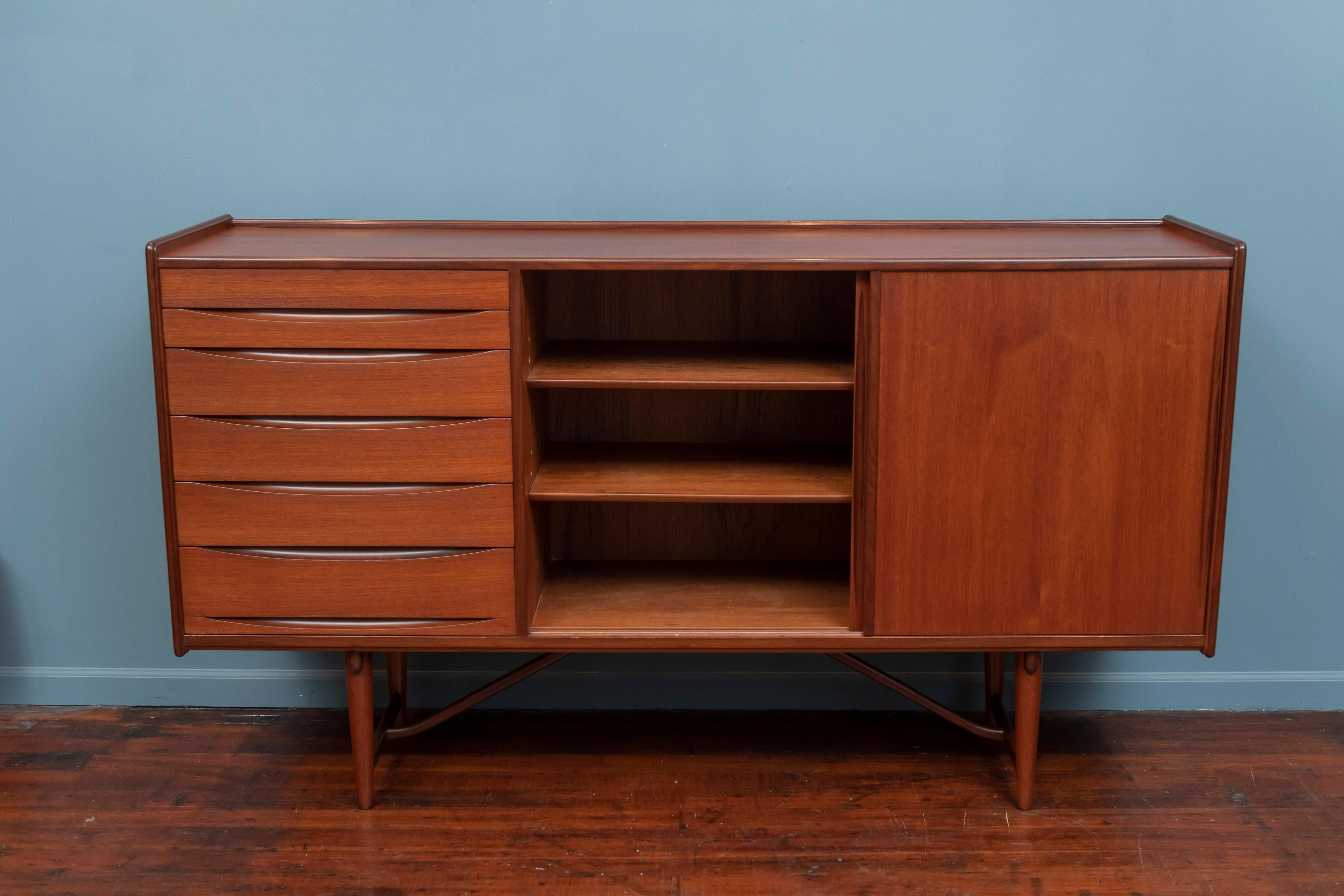 Scandinavian Modern Teak Credenza In Good Condition In San Francisco, CA
