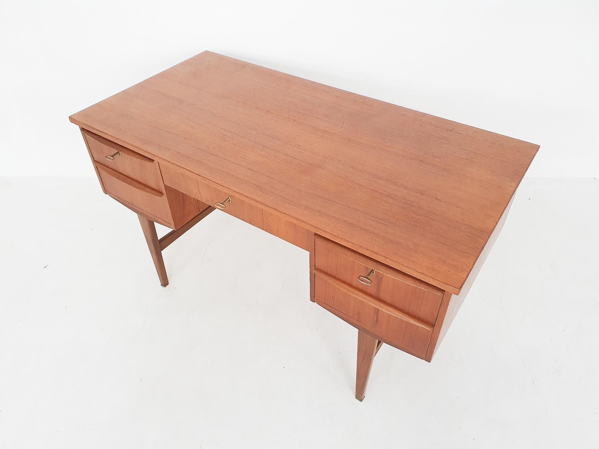 Mid-Century Modern Scandinavian Modern Teak Desk, 1960s