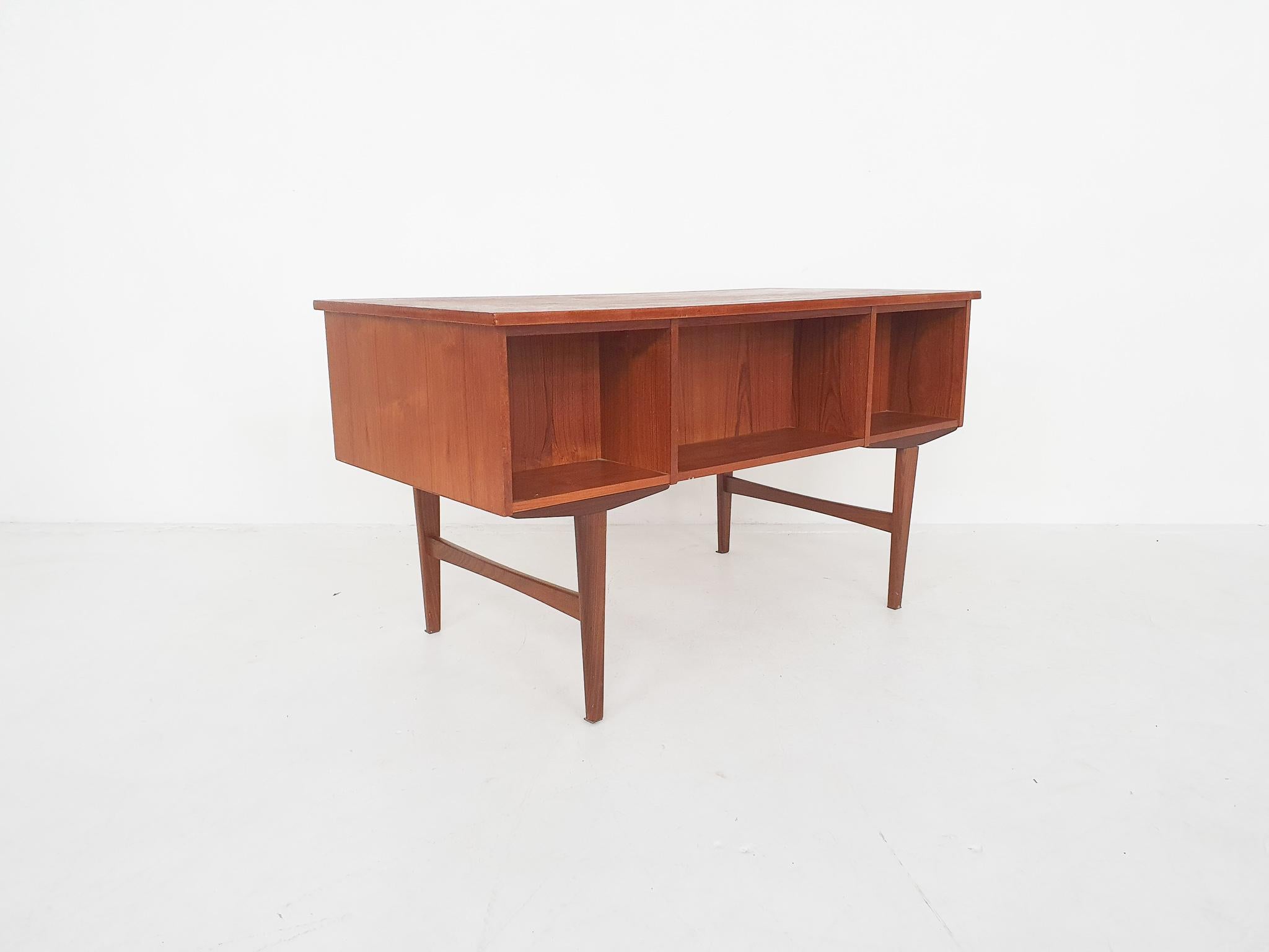 Scandinavian Modern Teak Desk, 1960s 3