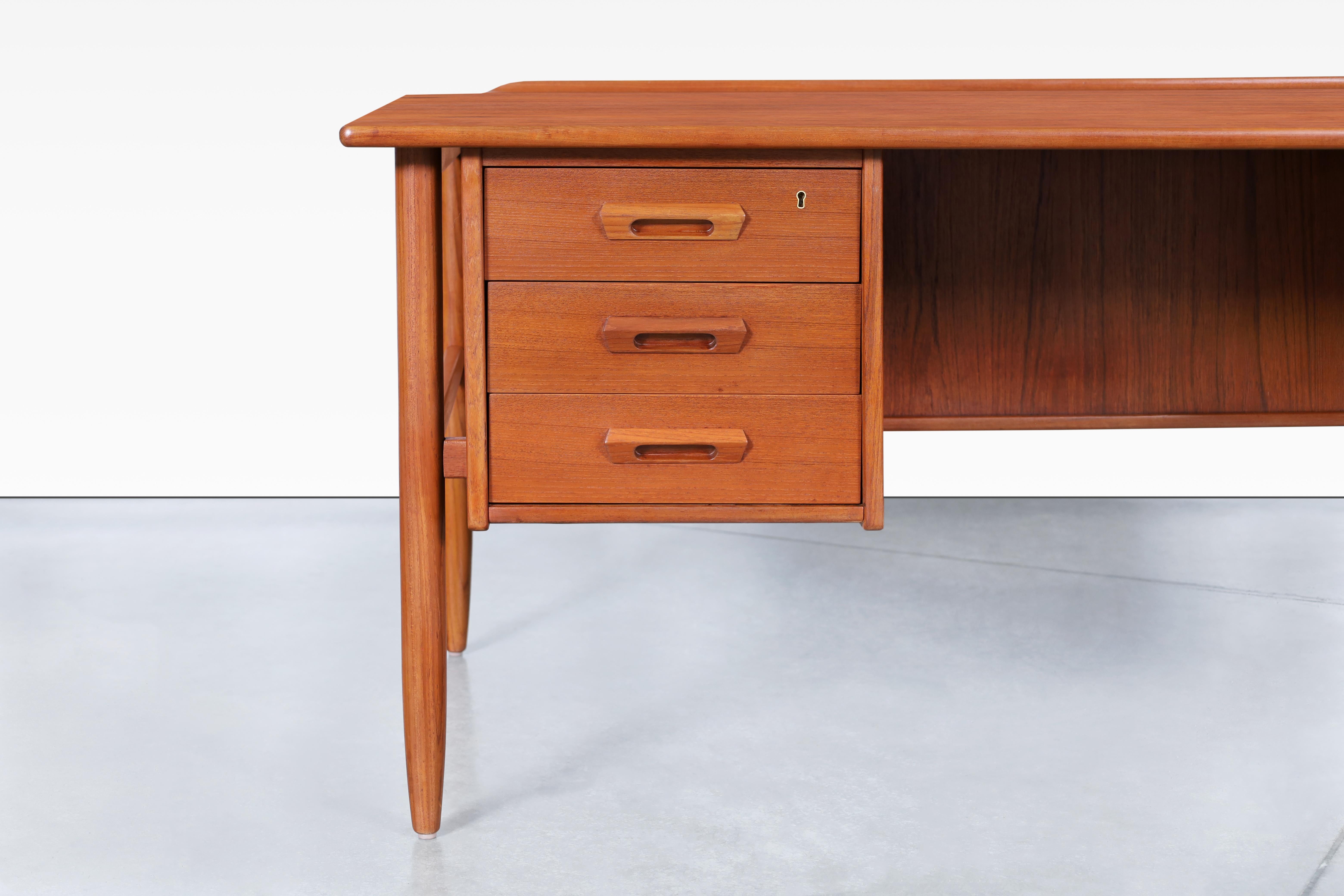 Scandinavian Modern Teak Desk by Goran Strand for Lelangs Møbelfabrik For Sale 1