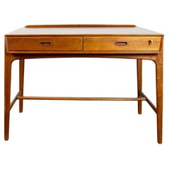 Scandinavian Modern Teak Desk by Svend Aage Madsen for Sigurd Hansen Denmark