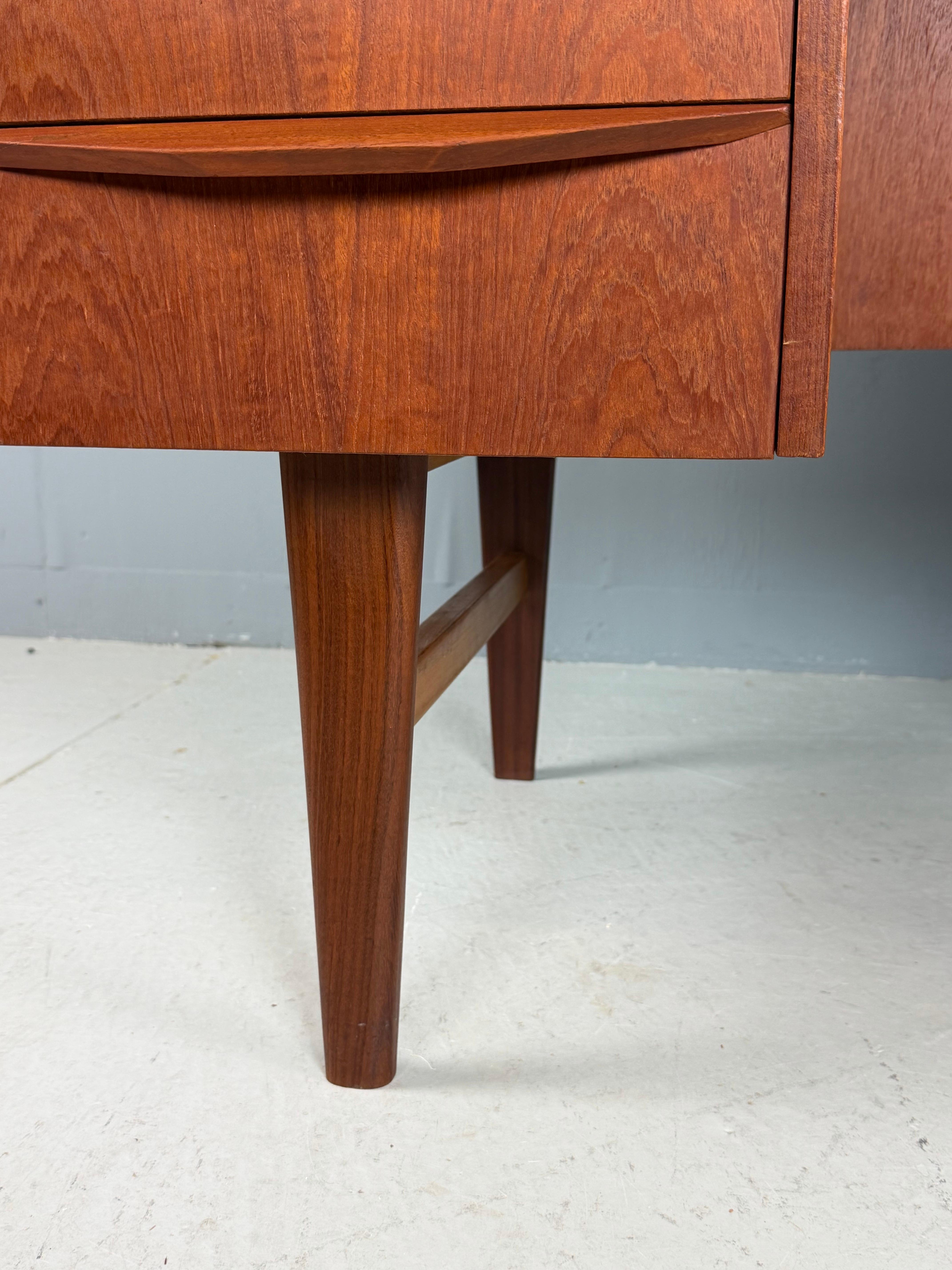 Scandinavian Modern Teak Desk with Backside Book Shelving, 1960, Denmark in vendita 1